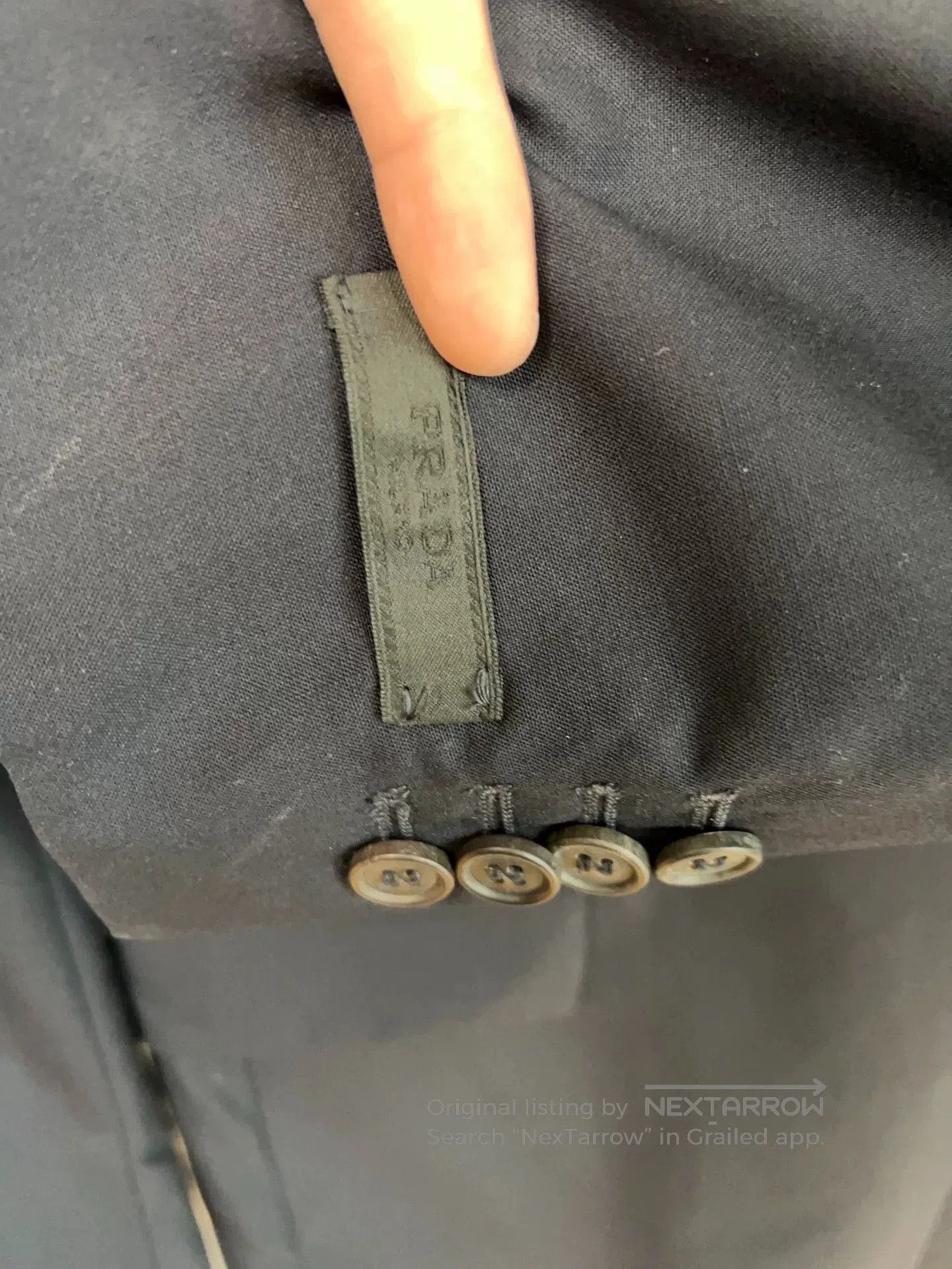 Prada Prada Black Suit with Sleeve Badge for Sale. Size US M / EU 48-50 / 2 - 8 Thumbnail