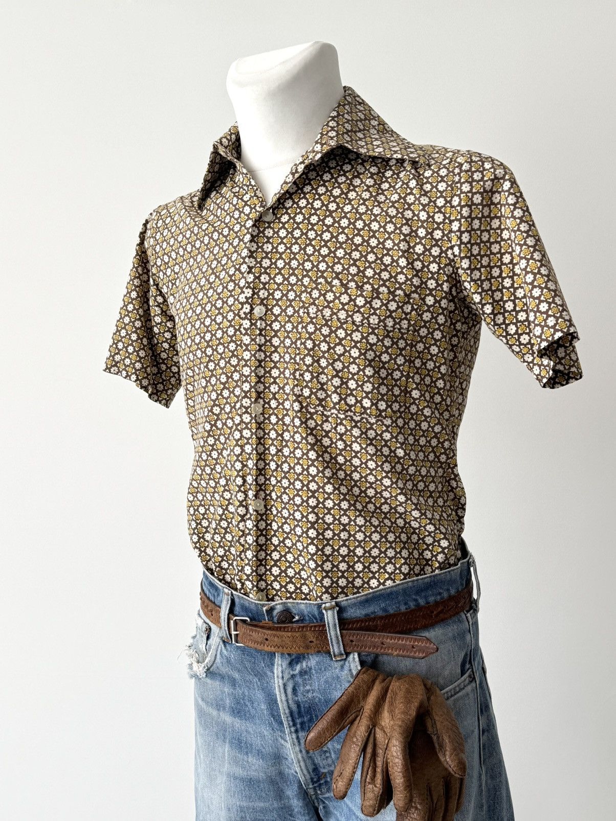Vintage ≈1940s Vintage European Hawaiian Style Flowers Button Shirt Size US M / EU 48-50 / 2 - 1 Thumbnail