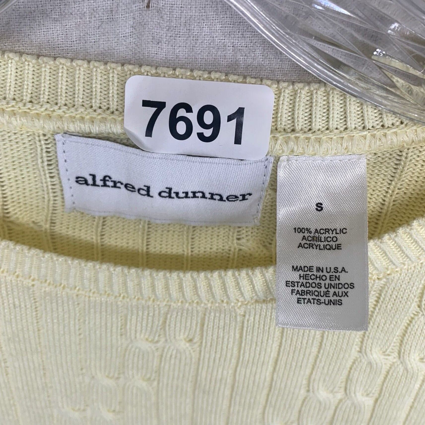 Vintage VINTAGE Alfred Dunner Knit Sweater Shirt Women's S Yellow Cable Knit 80s Cottage Core All Seasons Size S / US 4 / IT 40 - 3 Thumbnail