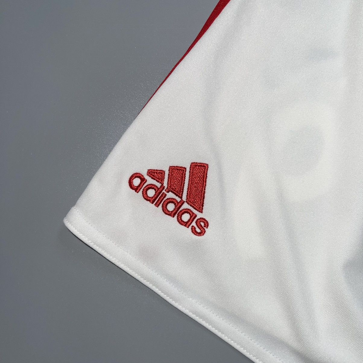 Adidas BAYERN ADIDAS 2016/2017 FOOTBALL HOME SHORTS #9 LEWANDOWSKI Size US 37 - 7 Thumbnail