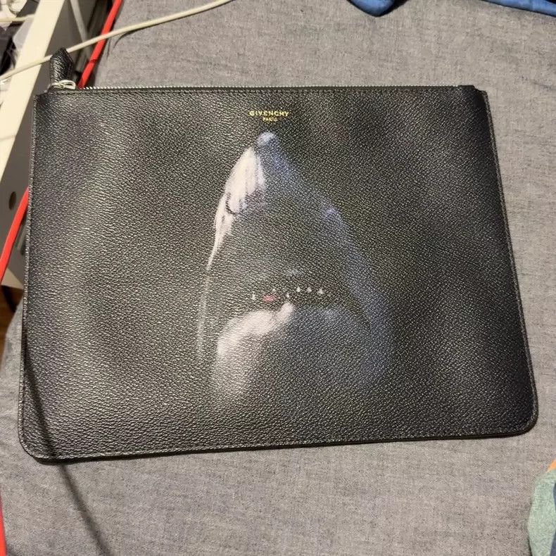 Givenchy Givenchy Shark Print Clutch Bag - dmc Size ONE SIZE - 1 Thumbnail