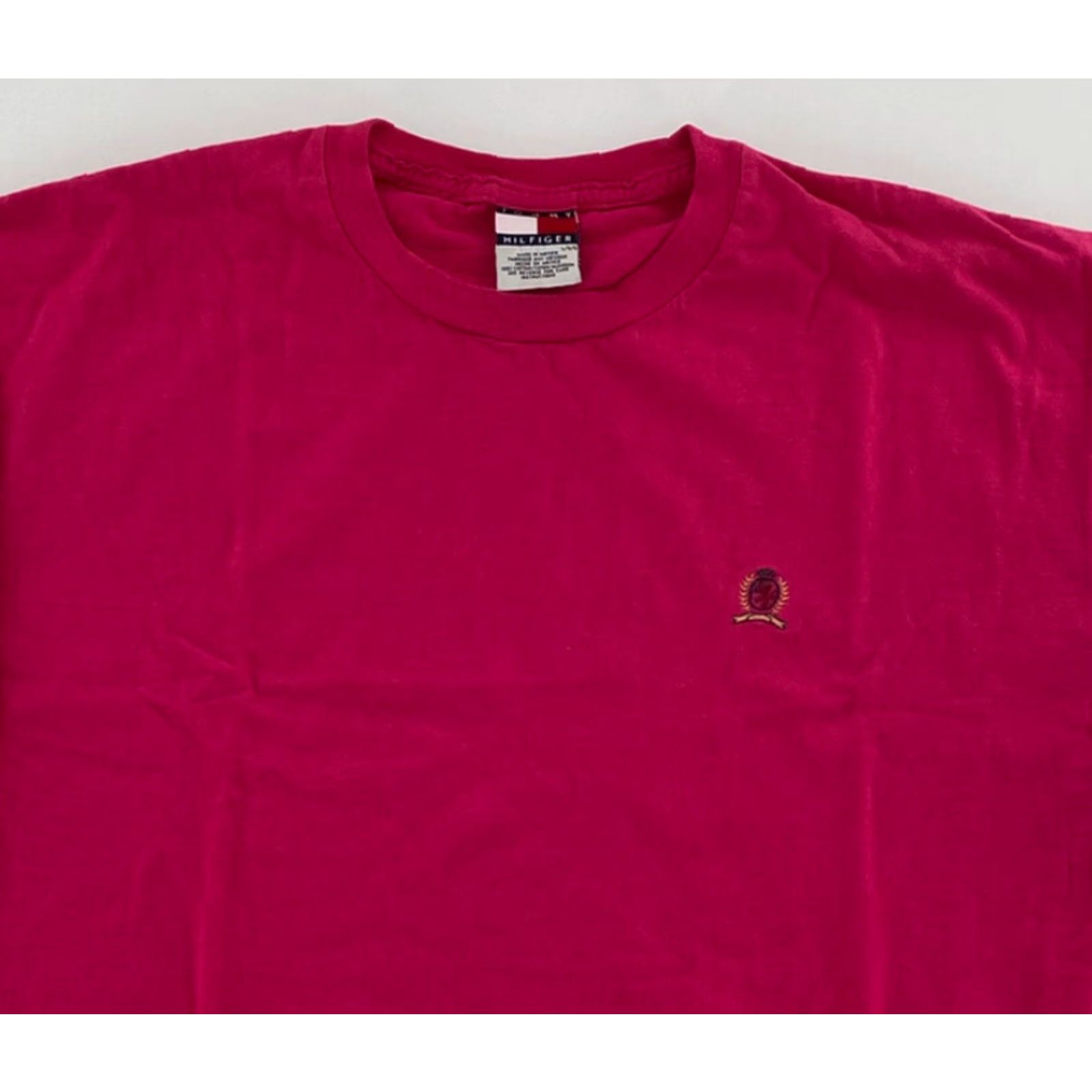 Tommy Hilfiger VINTAGE Tommy Hilfiger Shirt Adult Large Pink Lion Crest Crewneck Mens L Short Sleeve 1990s Hip Hop Size US L / EU 52-54 / 3 - 3 Thumbnail
