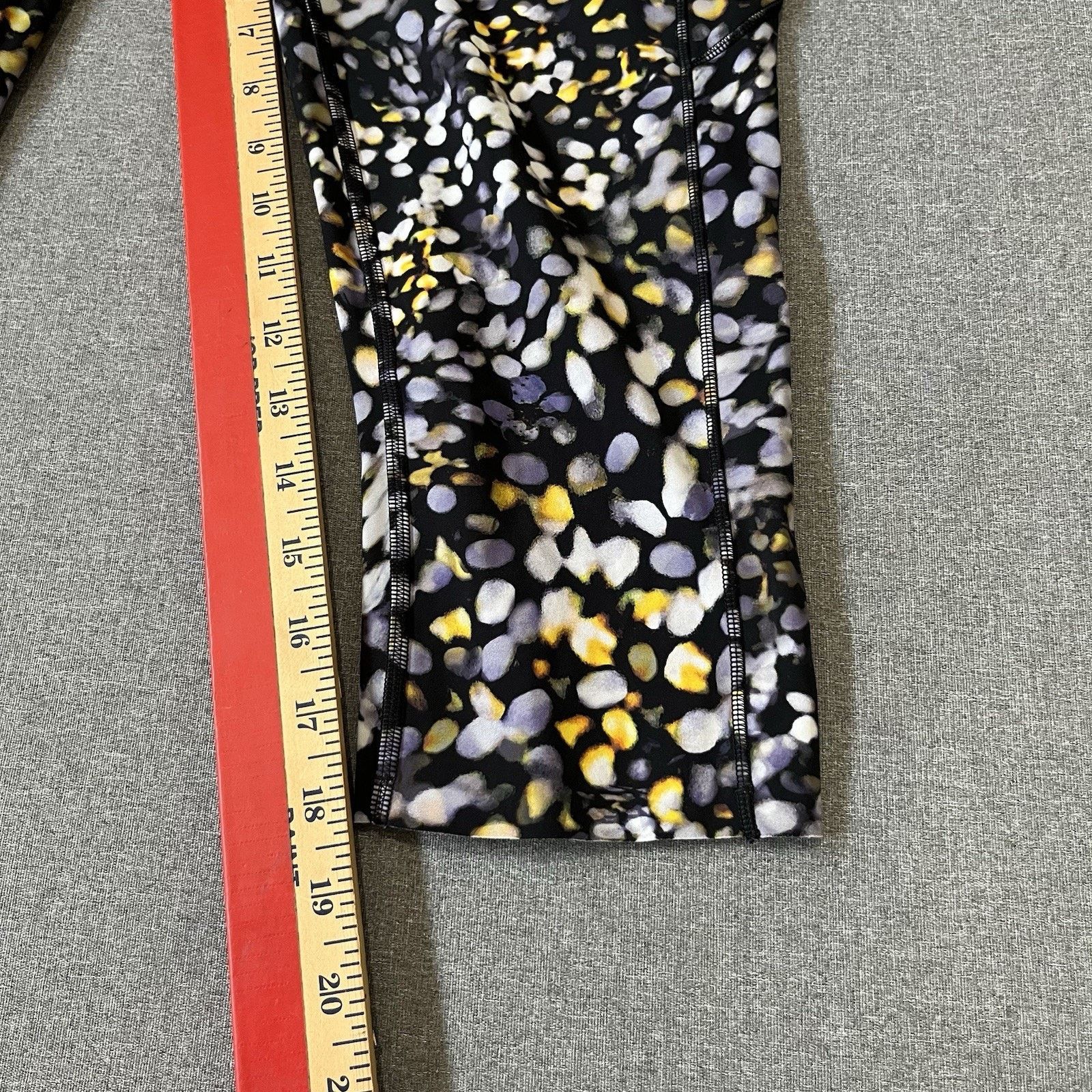 Lululemon Lululemon Women’s Size 10 Fast Crop II Workout Yoga Legging Size 32" / US 10 / IT 46 - 5 Thumbnail