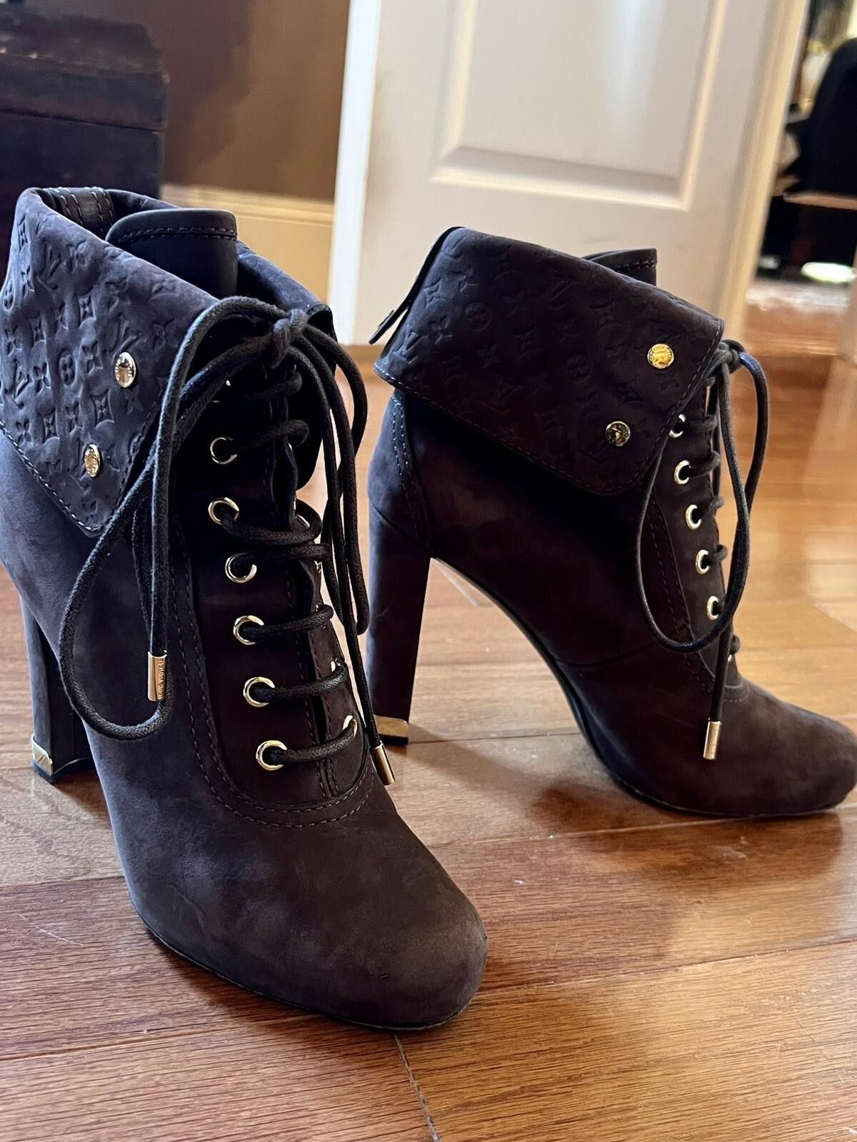 Louis Vuitton Louis Vuitton Brown Suede Monogram Combat Boots Heels Sz 37 Size US 7 / IT 37 - 8 Thumbnail