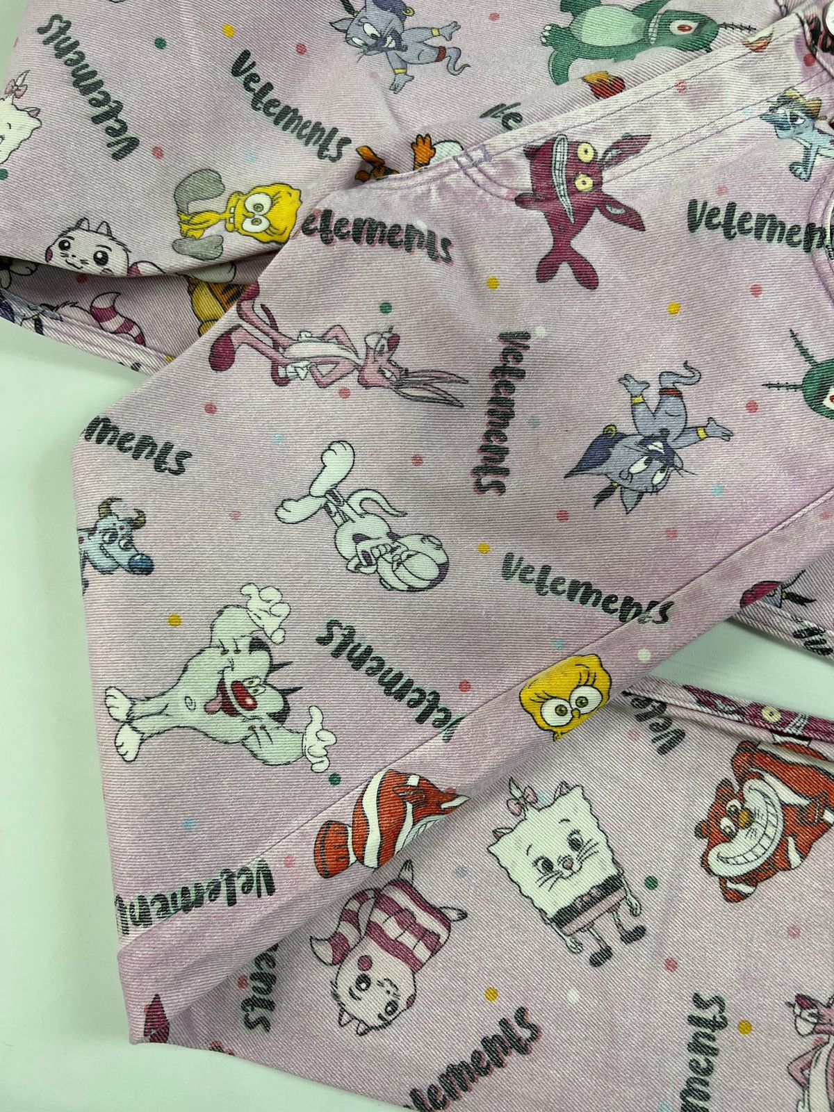 Vetements VETEMENTS SS20 RUNWAY COMIC CLUSTERFUCK JEANS IN PINK SZ:XS Size US 31 - 5 Thumbnail