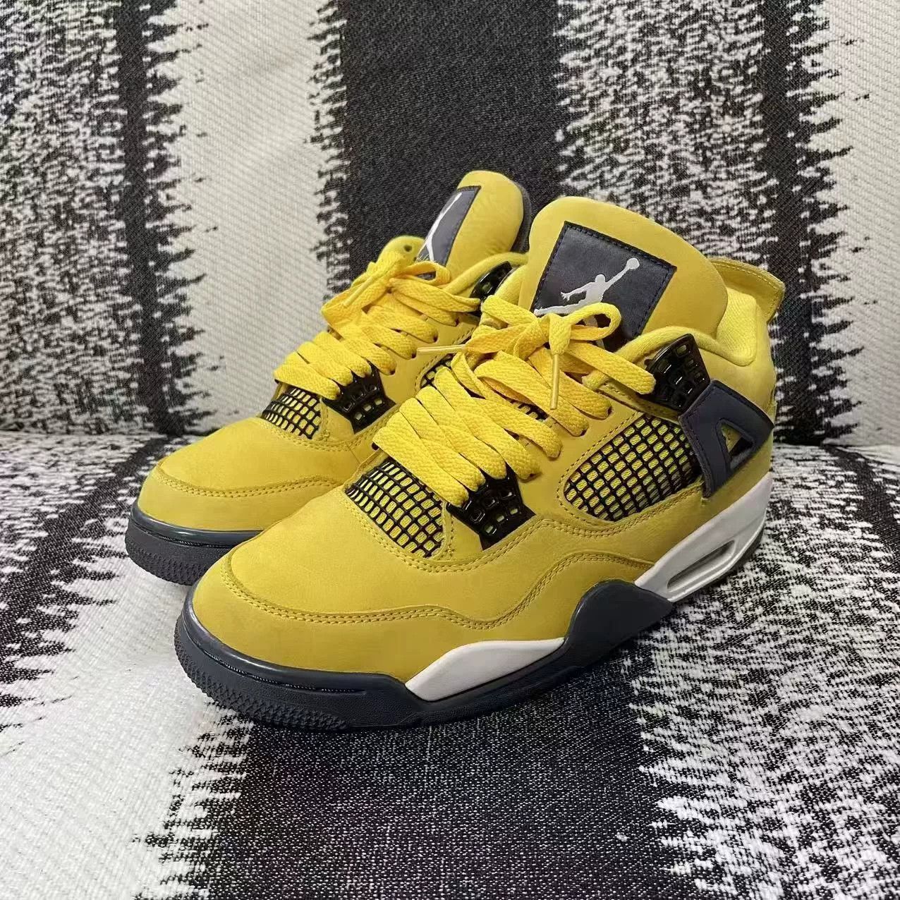 Jordan Brand Jordan Brand AIR JORDAN Yellow Lowtop Sneakers 8 Men Size US 8 / EU 41 - 1 Thumbnail