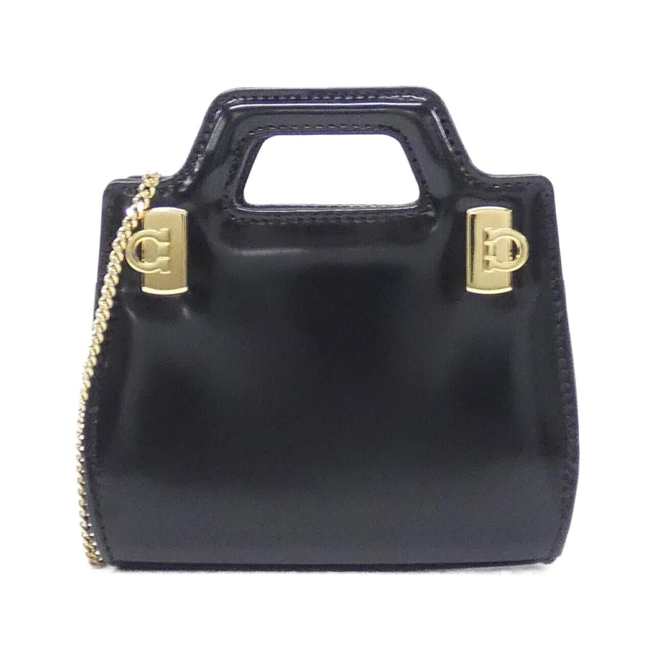 Salvatore Ferragamo Salvatore Ferragamo Salvatore Ferragamo Leather Shoulder Bag Leather Crossbody Bag 213984 DUTY FREE for USA Size ONE SIZE - 1 Thumbnail