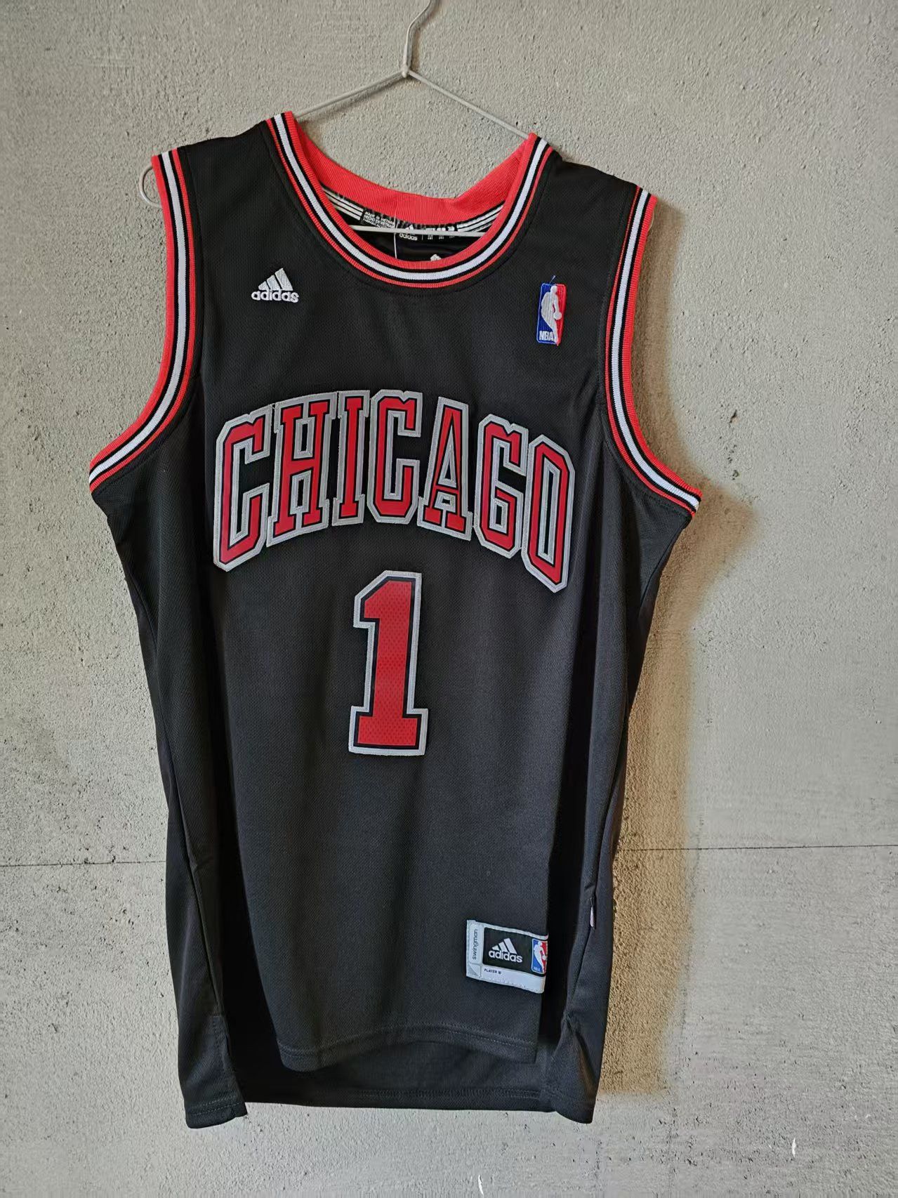 NBA Bulls 1 Derrick Rose Jersey Black L Size US L / EU 52-54 / 3 - 1 Thumbnail