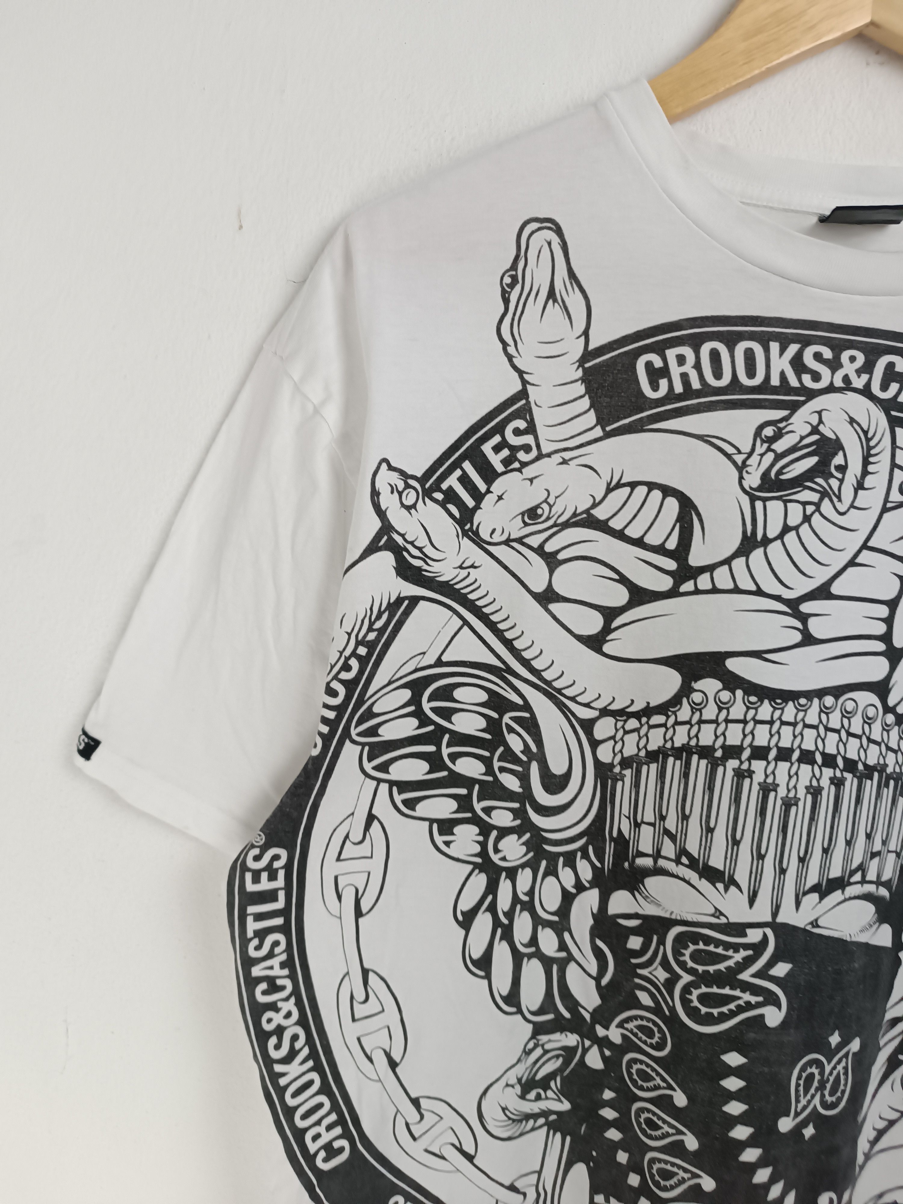 Crooks & Castles VINTAGE CROOKS & CASTLES MEDUSA OVERPRINT TEE VERY RARE Size US XL / EU 56 / 4 - 5 Thumbnail