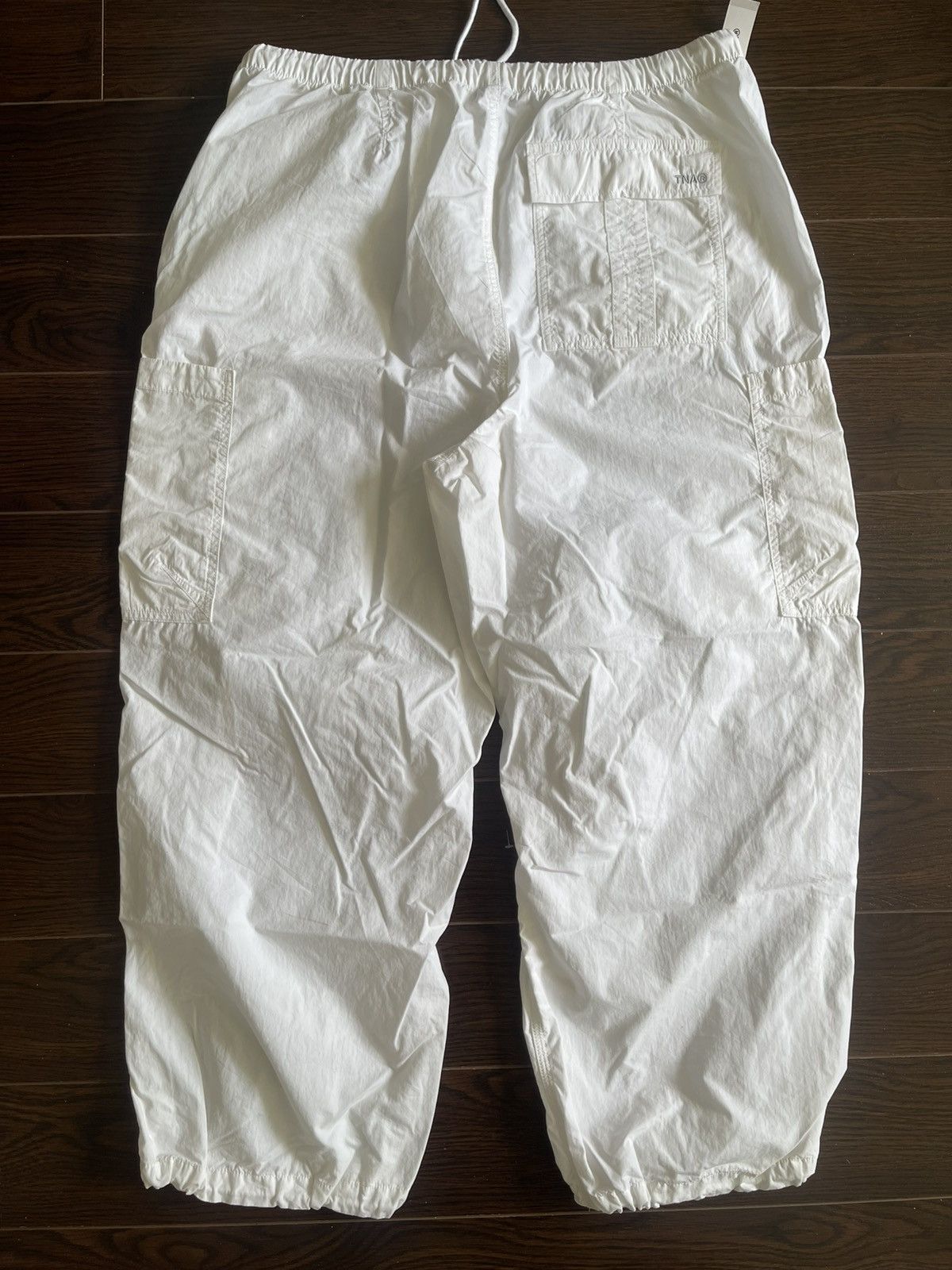 TNA Aritzia TNA Stunt parachute cargo pants Size 34" / US 12 / IT 48 - 12 Thumbnail