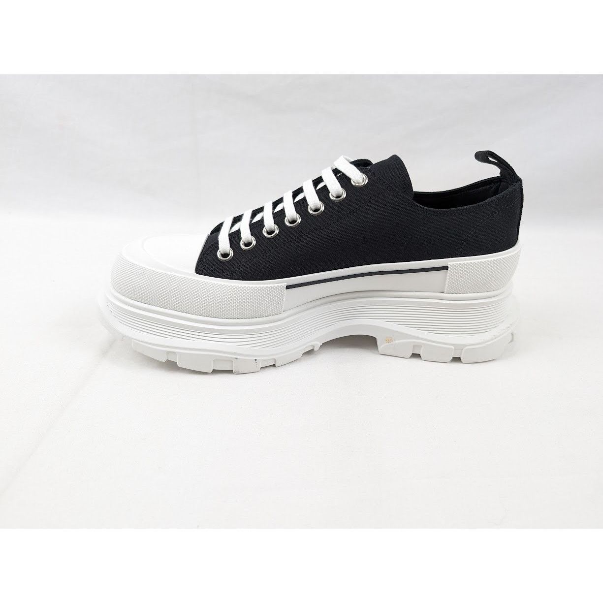 Alexander McQueen o1rshd1 Tread Slick Boots in Black/White Size US 12 / EU 45 - 8 Thumbnail