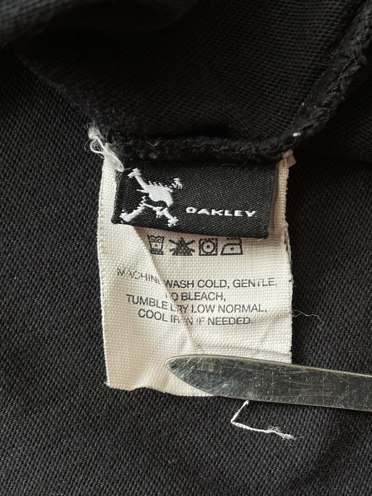 Oakley Vintage Oakley 90s Big Logo Black Long Sleeve Man Size M Y2k Size US M / EU 48-50 / 2 - 11 Thumbnail