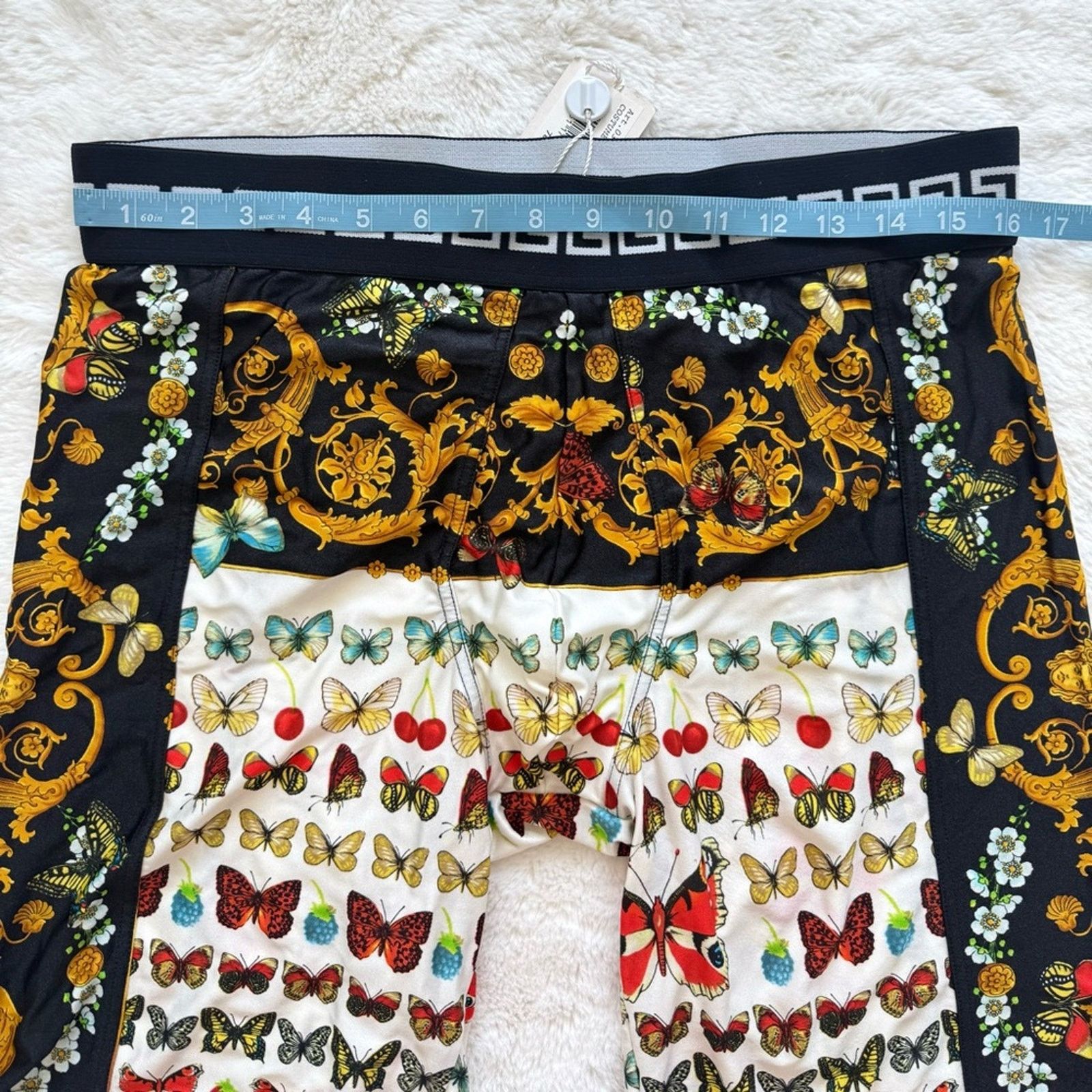 Versace NWT!! Versace men swim shorts size 50IT or L Authentic 380$ Size US 34 / EU 50 - 4 Thumbnail