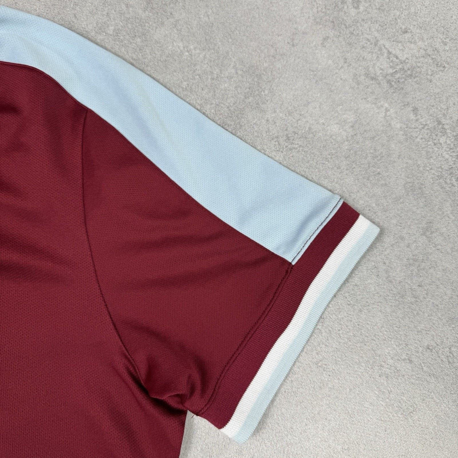 Umbro WEST HAM UNITED 2021 2022 SOCCER JERSEY Umbro Size L Size US L / EU 52-54 / 3 - 15 Thumbnail