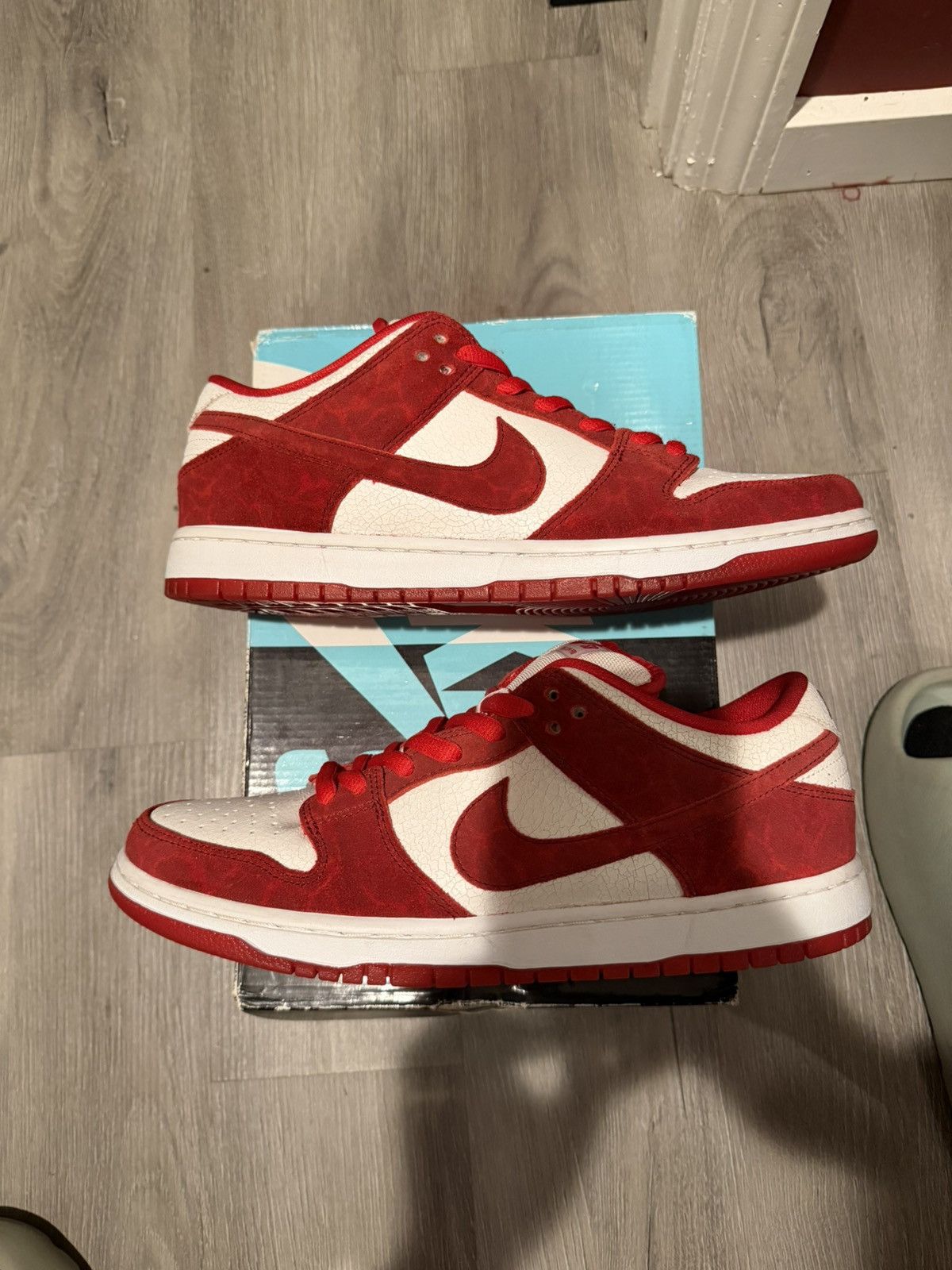 Nike Nike Dunk Premium SB Low Valentine’s Day 2014 Size US 11.5 / EU 44-45 - 2 Thumbnail