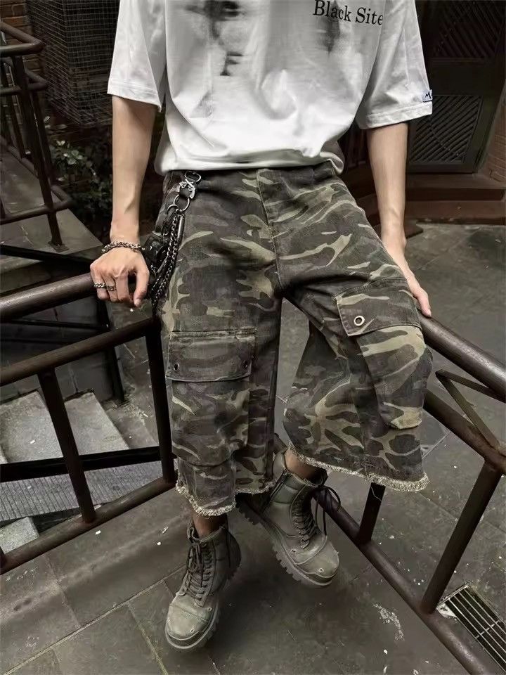 Japanese Brand Camo Cargo Shorts - Street Style | Unique Fashion Statement Size US 30 / EU 46 - 3 Thumbnail