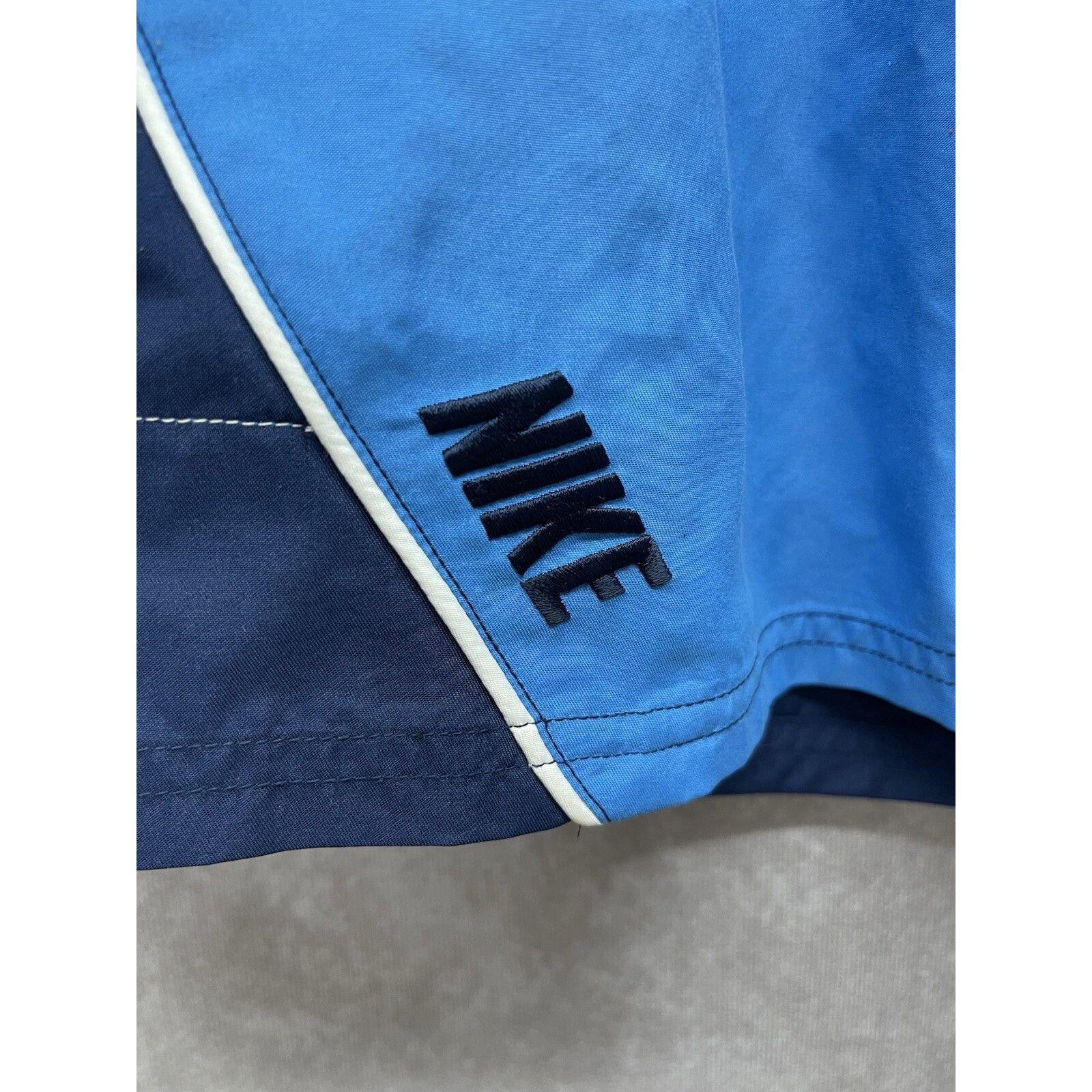 Nike VTG 90S Y2K NIKE BLUE SILVER TAG STRIPED POCKET SHORTS SWIM Size US XL / EU 56 / 4 - 3 Thumbnail