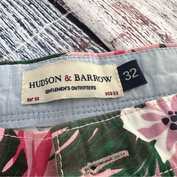 Hudson & Barrow NWT Hudson & Barrow Pink Tropical Shorts Size US 32 / EU 48 - 3 Thumbnail