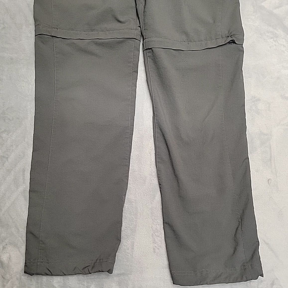 Vintage Columbia Titanium Convertible Pants Womens 8 Gray Outdoor Hiking Performance Quick Dry Pockets Size 30" / US 8 / IT 44 - 2 Thumbnail