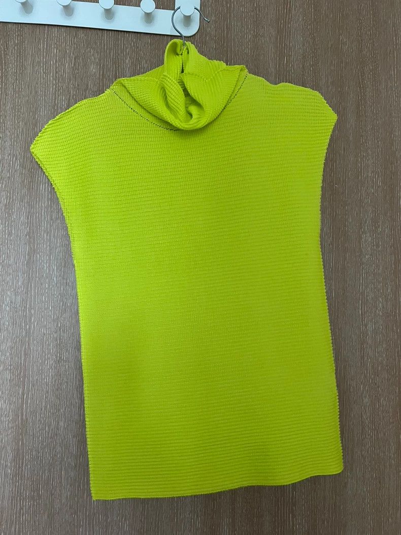 Issey Miyake Issey Miyake size:one size Fluorescent green vest Size M / US 6-8 / IT 42-44 - 3 Thumbnail