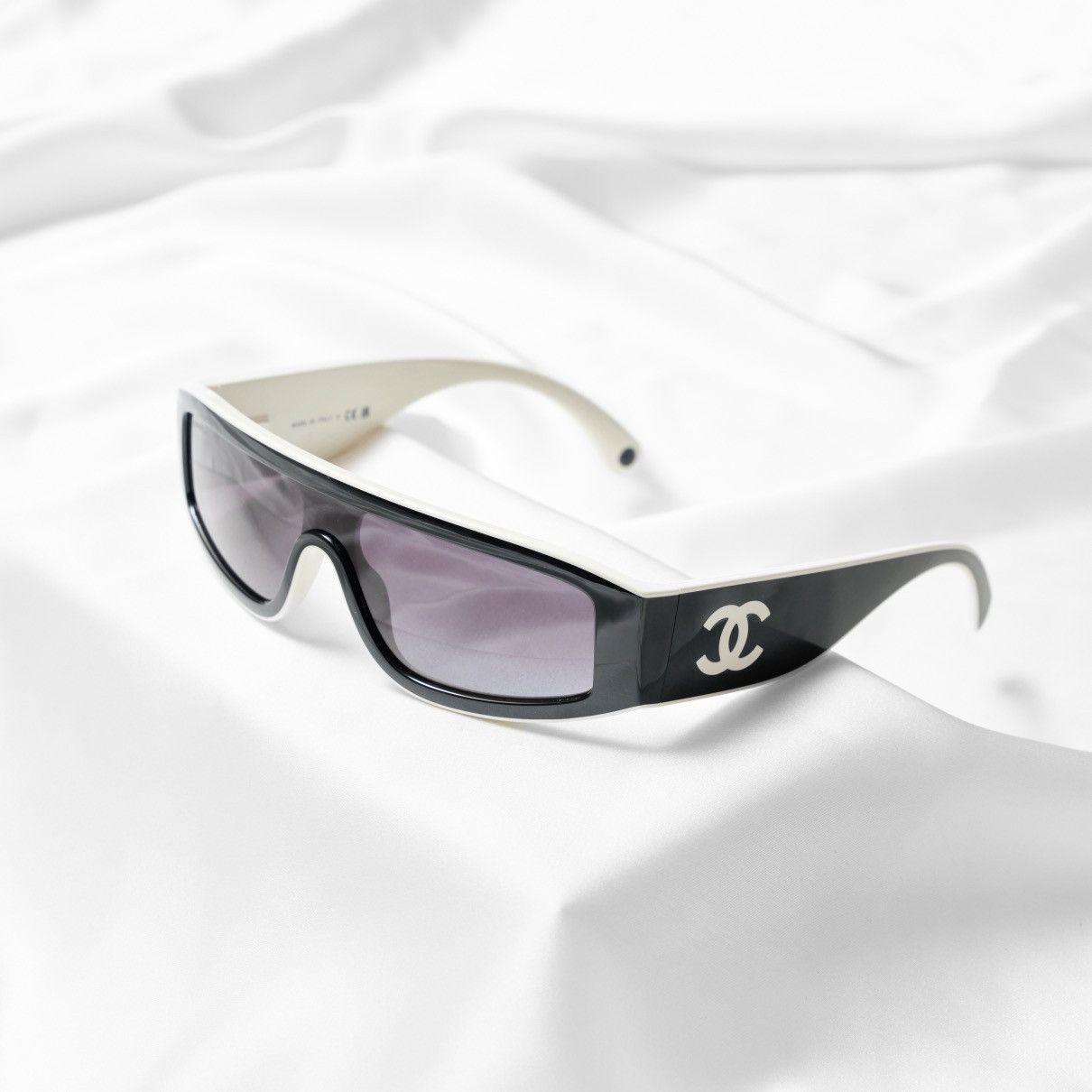 Chanel CHANEL 0CH6057 1656S6 SUNGLASSES Size ONE SIZE - 1 Thumbnail
