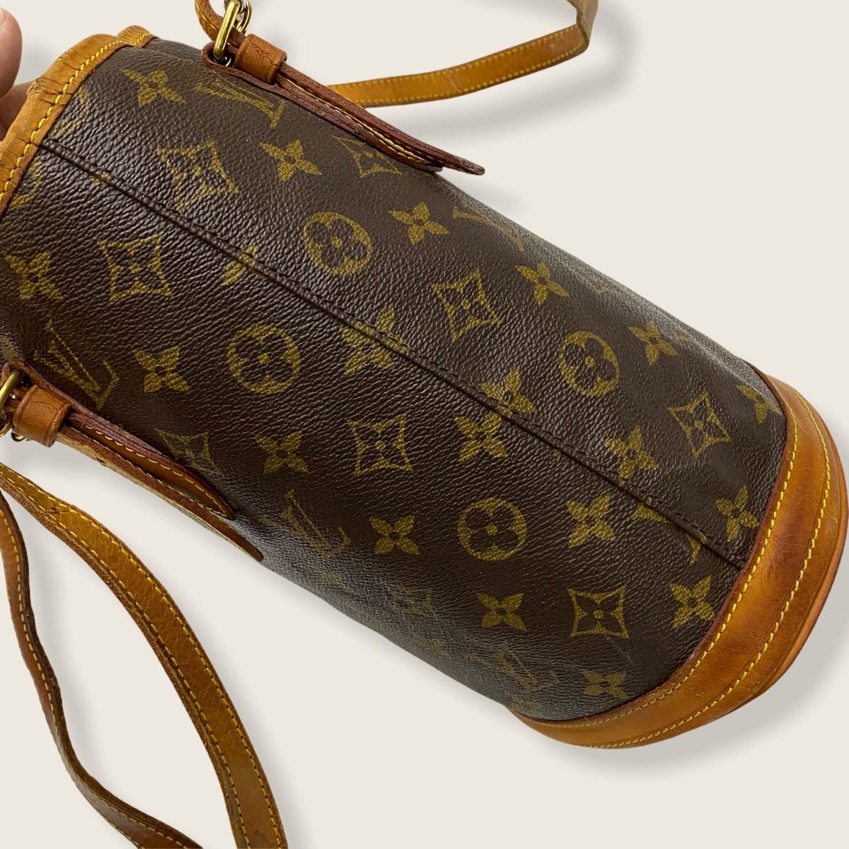 Louis Vuitton ‼️LASTDROP‼️ AUTHENTIC LOUIS VUITTON MONOGRAM BUCKET PM BAG Size ONE SIZE - 5 Thumbnail