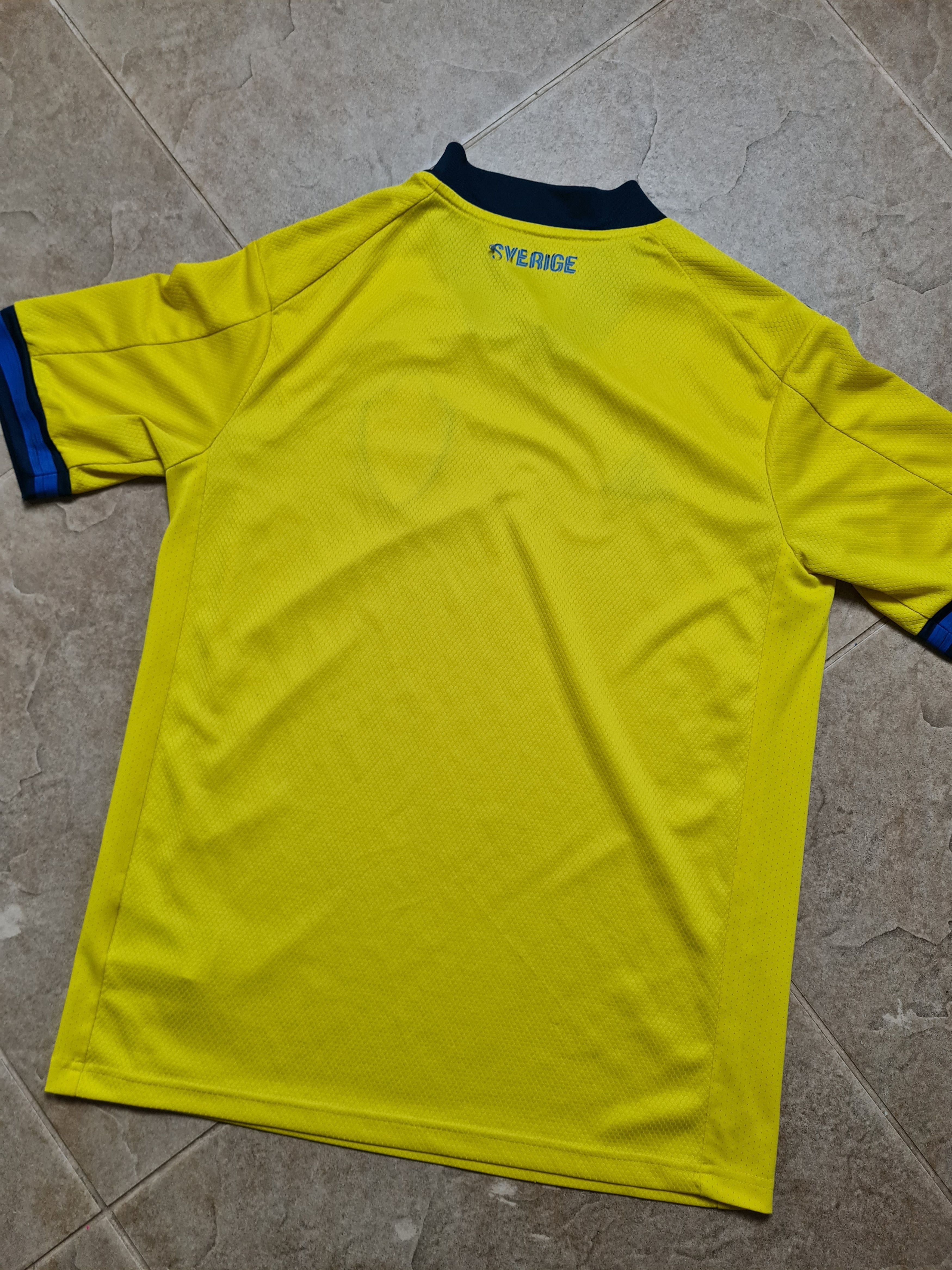 Adidas Sweden 2020-2021 Home Football Adidas Shirt Camiseta FH7613 Size US S / EU 44-46 / 1 - 12 Thumbnail