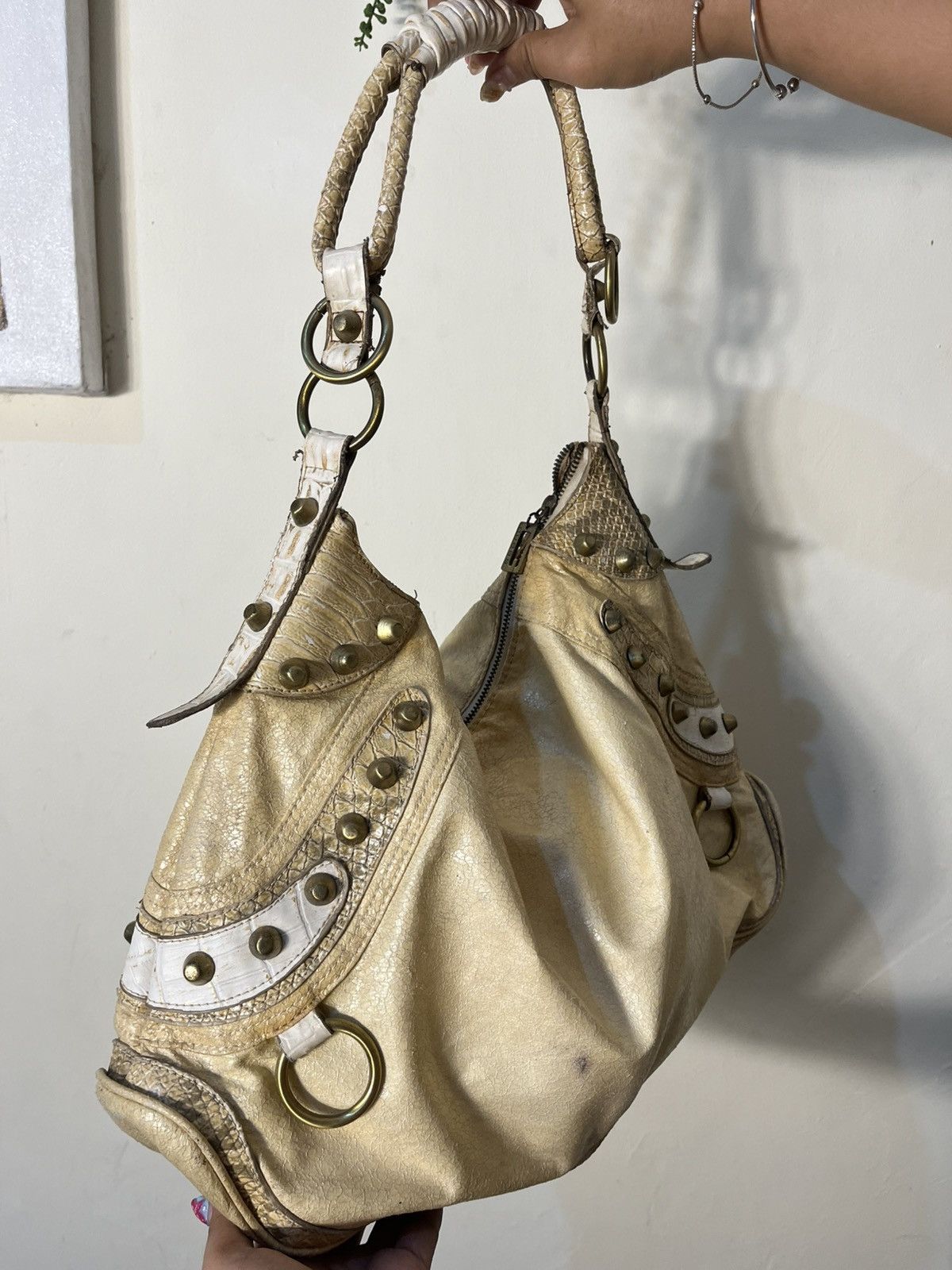 Guess Vtg guess big logo hobo bag Size ONE SIZE - 6 Thumbnail
