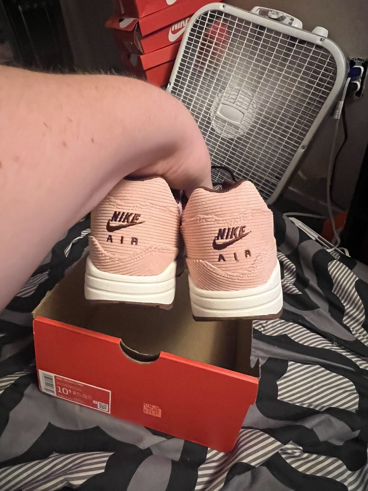 Nike Nike Air Max 1 Premium Corduroy Coral Stardust Size 10.5 Size US 10.5 / EU 43-44 - 2 Thumbnail