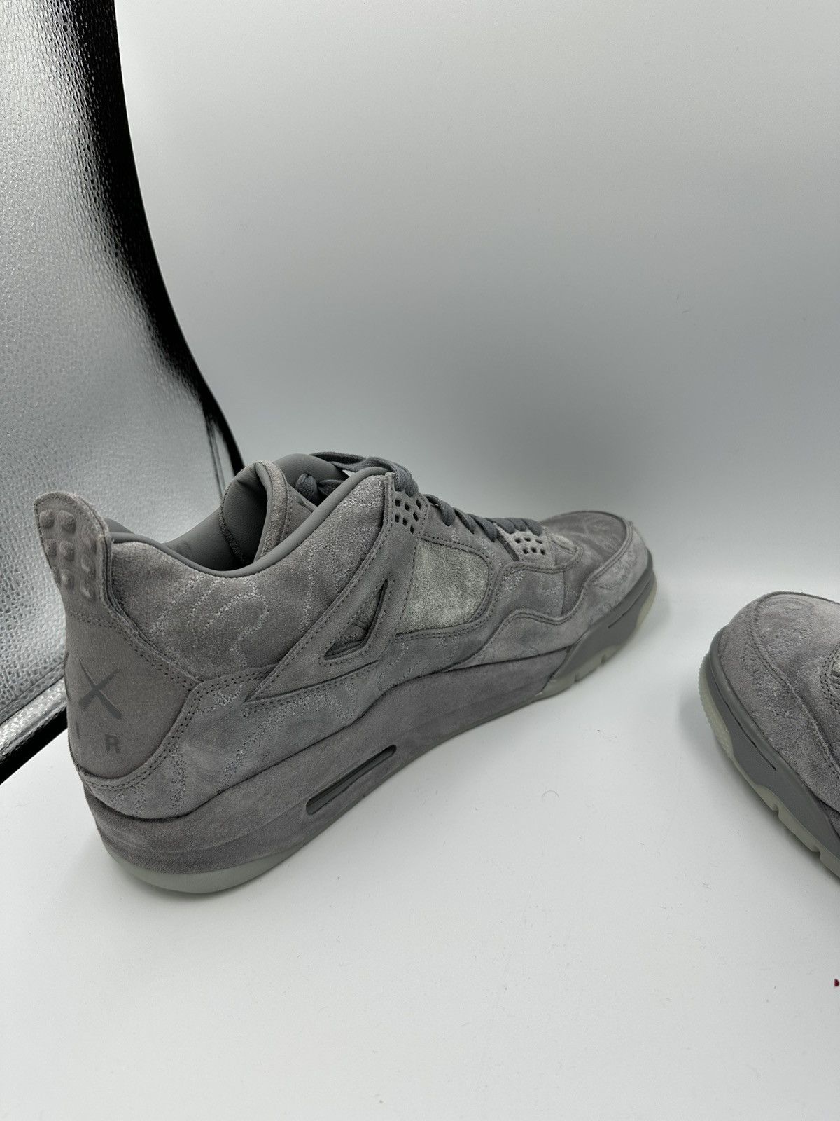 Jordan Brand × Kaws Jordan 4 x Kaws Size US 13 / EU 46 - 5 Thumbnail