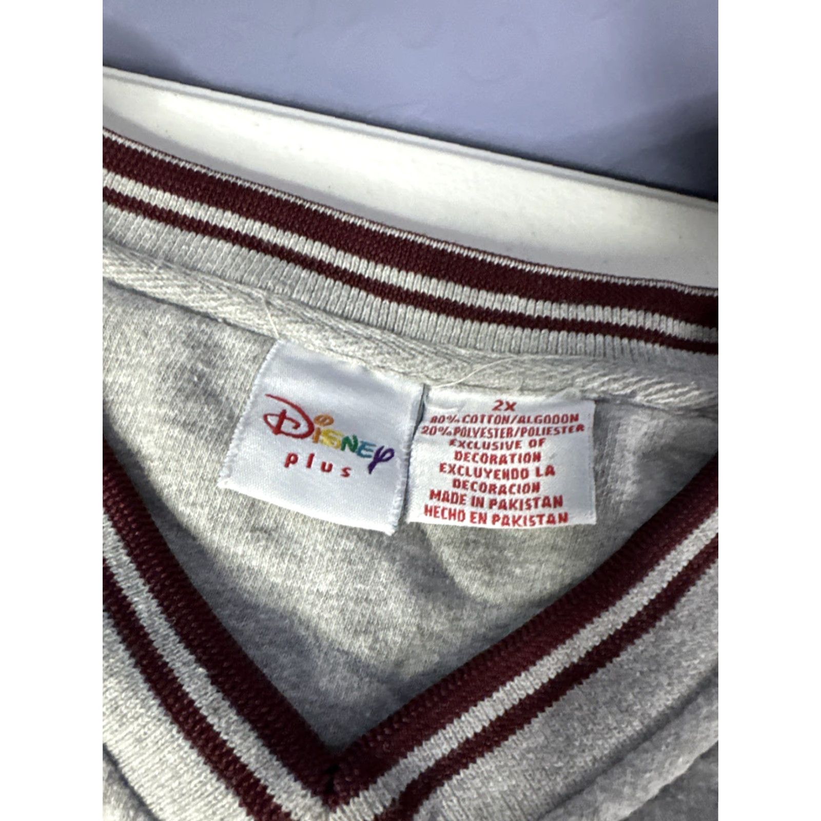 Disney VINTAGE Disney Mickey Mouse V Neck Sweatshirt 2XL Heather Gray Women Plus Pullover Sweatshirt Mickey Mouse Disney 2XL Womens V-Neck Gray Plus Size XXL / US 16-18 / IT 52-54 - 4 Thumbnail