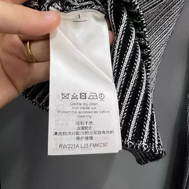Louis Vuitton LOUIS VUITTON Grey logo cardigan shirt 2504-Nextarrow Size S / US 4 / IT 40 - 3 Thumbnail
