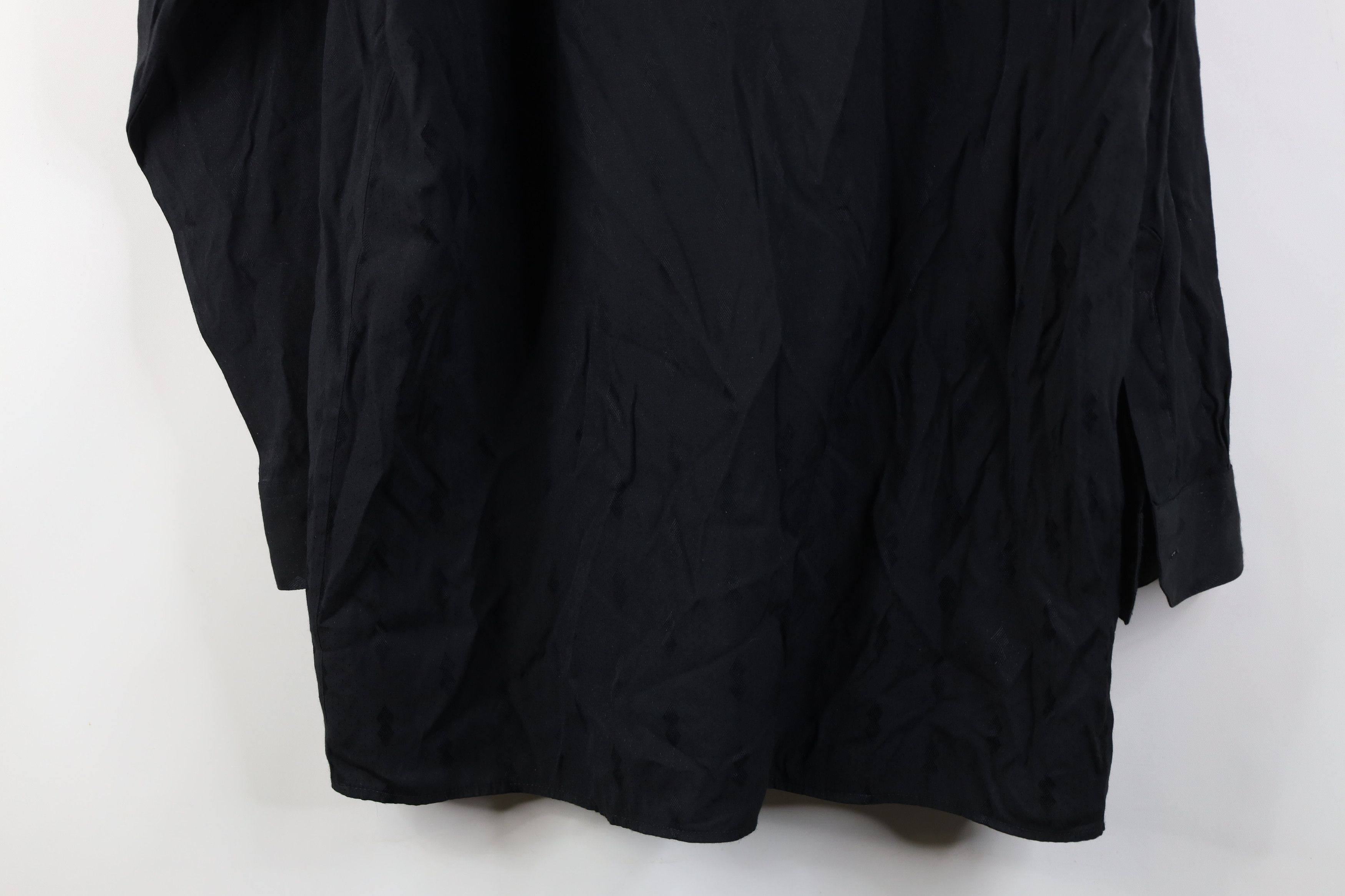 Vintage Vintage 90s Streetwear Gabardine Diamond Collared Shirt Size US XL / EU 56 / 4 - 13 Thumbnail