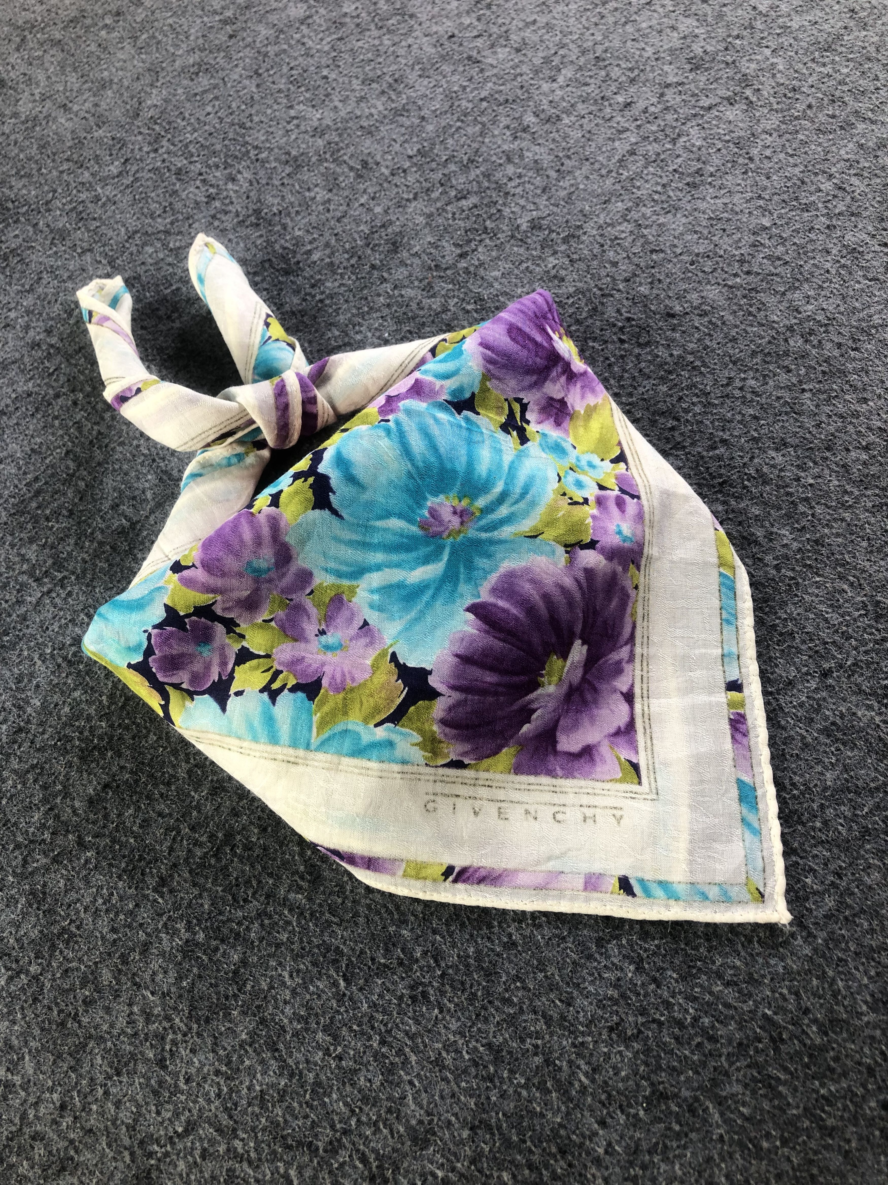 Vintage Givenchy Floral Handkerchief / Bandana / Neckerchief A1903 Size ONE SIZE - 2 Thumbnail