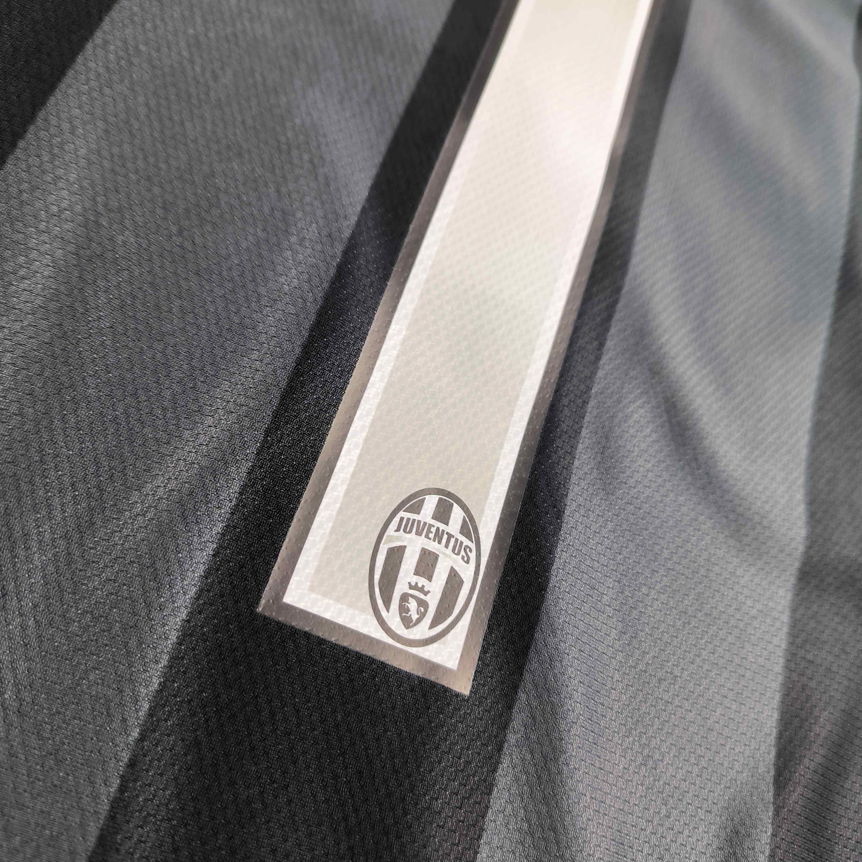 Nike Juventus 2007-08 Nike GK Buffon football jersey size XL Size US XL / EU 56 / 4 - 10 Thumbnail