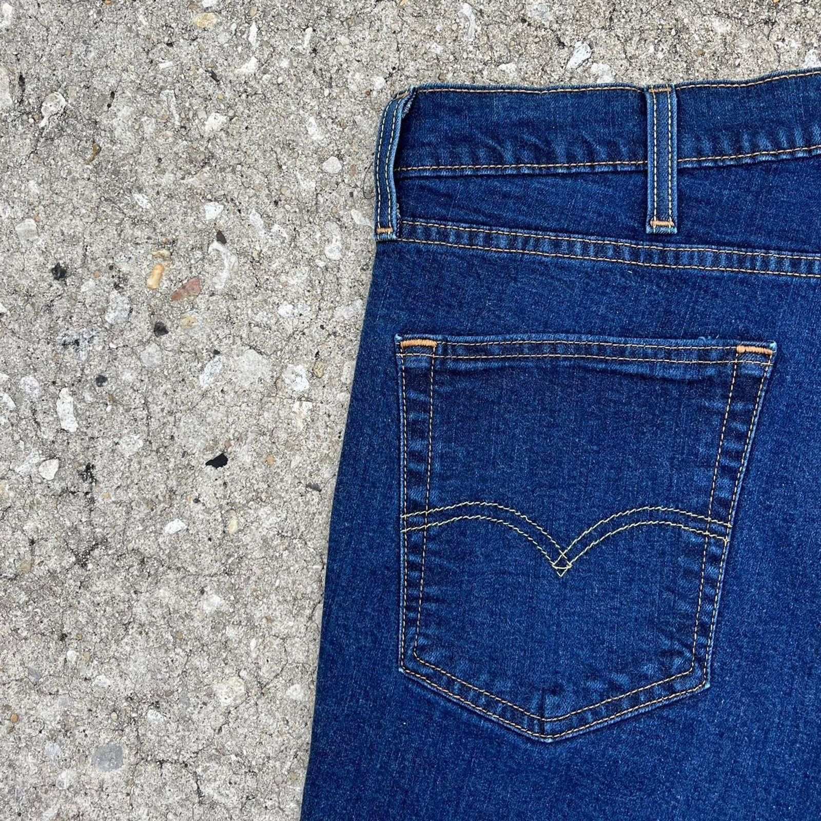 Levi's × Levi's Vintage Clothing × Vintage Crazy Y2K Levi’s 514 Essential Dark Wash Denim Jeans Size US 38 / EU 54 - 4 Thumbnail