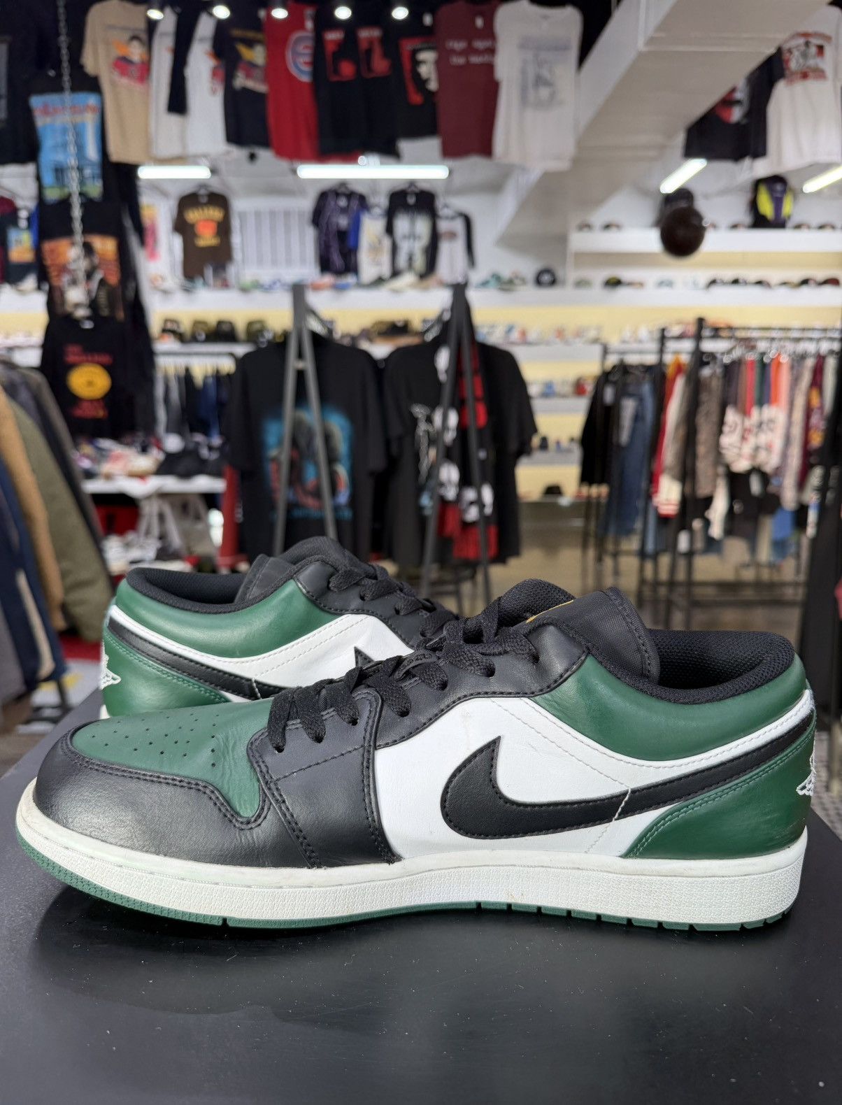 Jordan Brand Air Jordan 1 Low Green Toe Size 13 (2021) Size US 13 / EU 46 - 4 Thumbnail