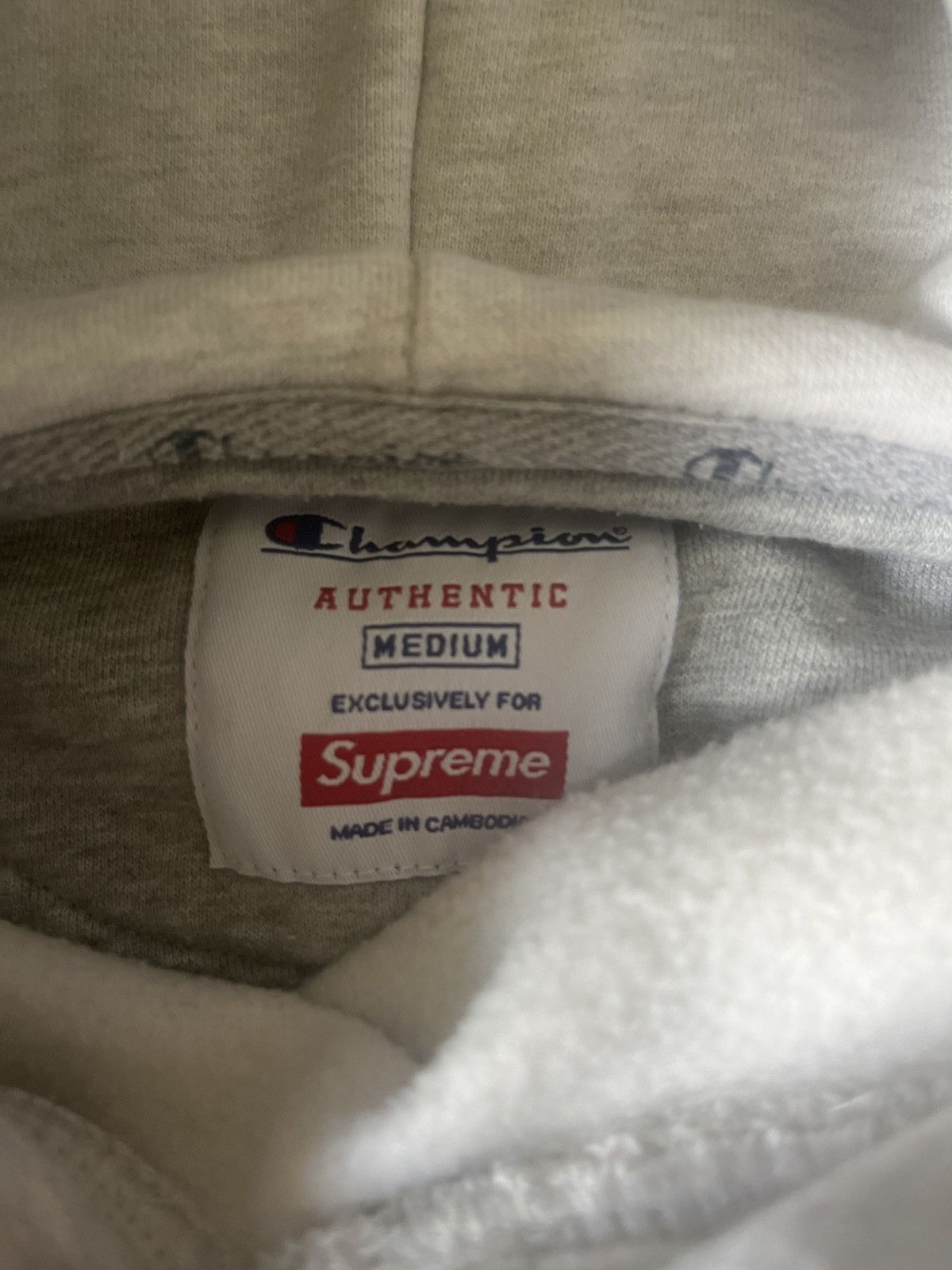 Supreme Used Supreme label hooded sweatshirt size medium Size US M / EU 48-50 / 2 - 3 Thumbnail
