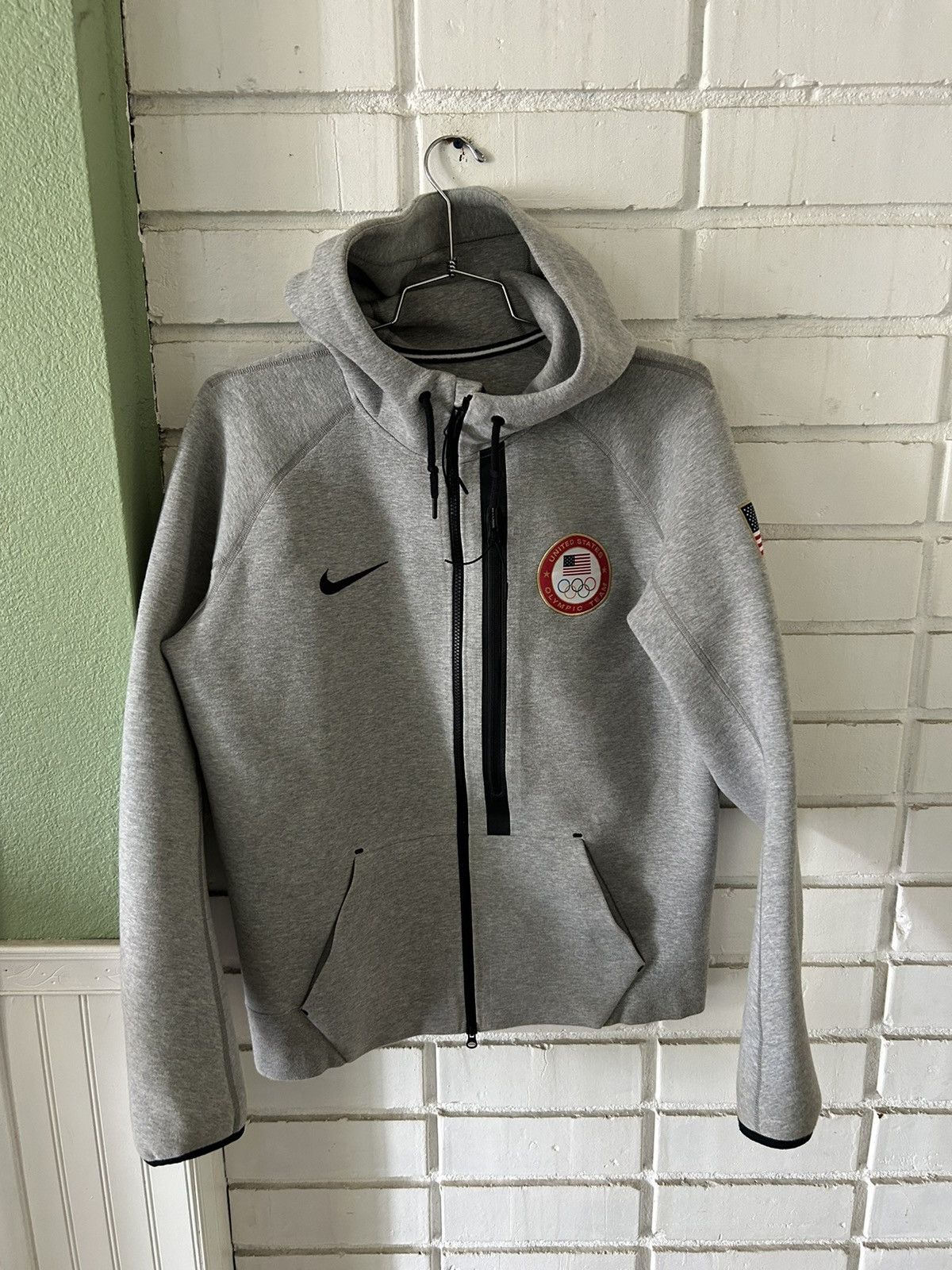 image of Nike Olympic Usa Tech Fleece (Sz L) in Grey, Men's (Size Large)