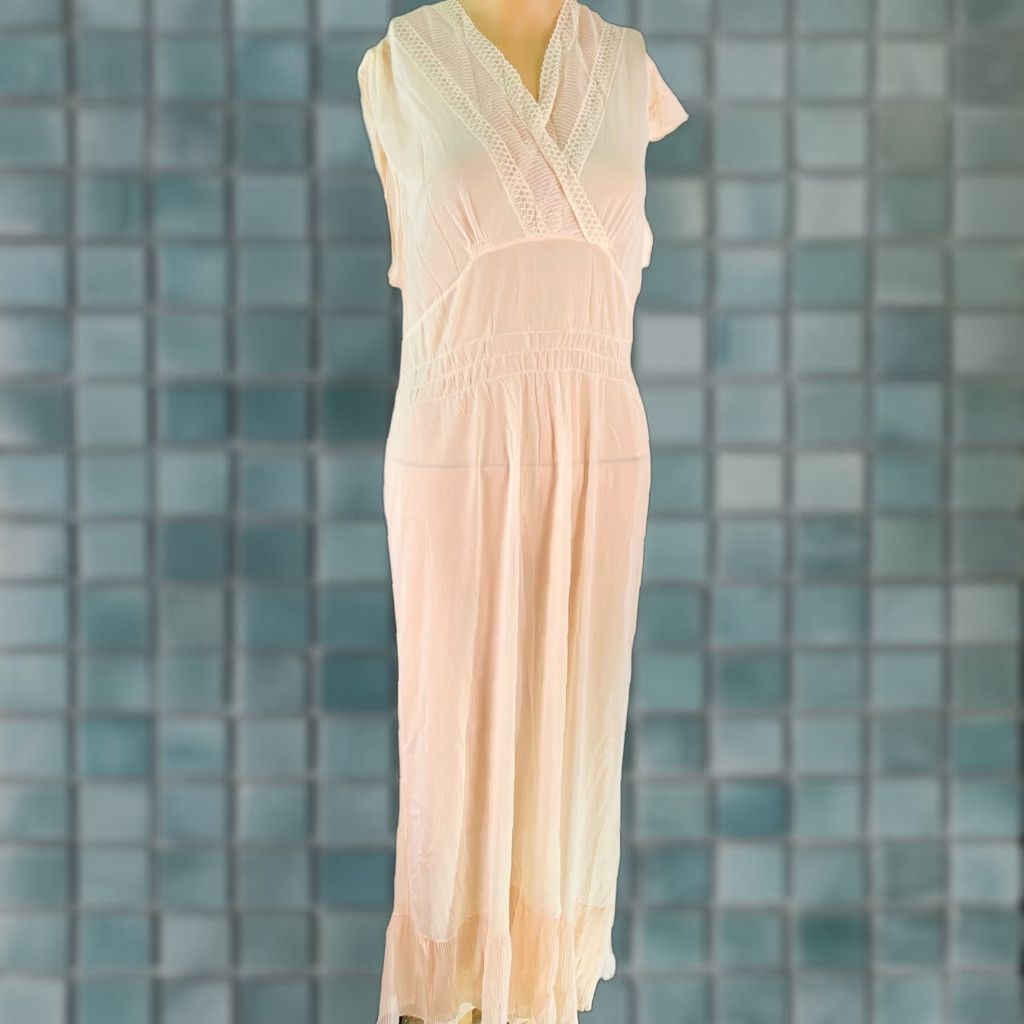 Vintage Vintage Pink Women's Sleepwear Nightgown S Short Sleeve V-Neck Pullover Classic 90s Size S / US 4 / IT 40 - 1 Thumbnail