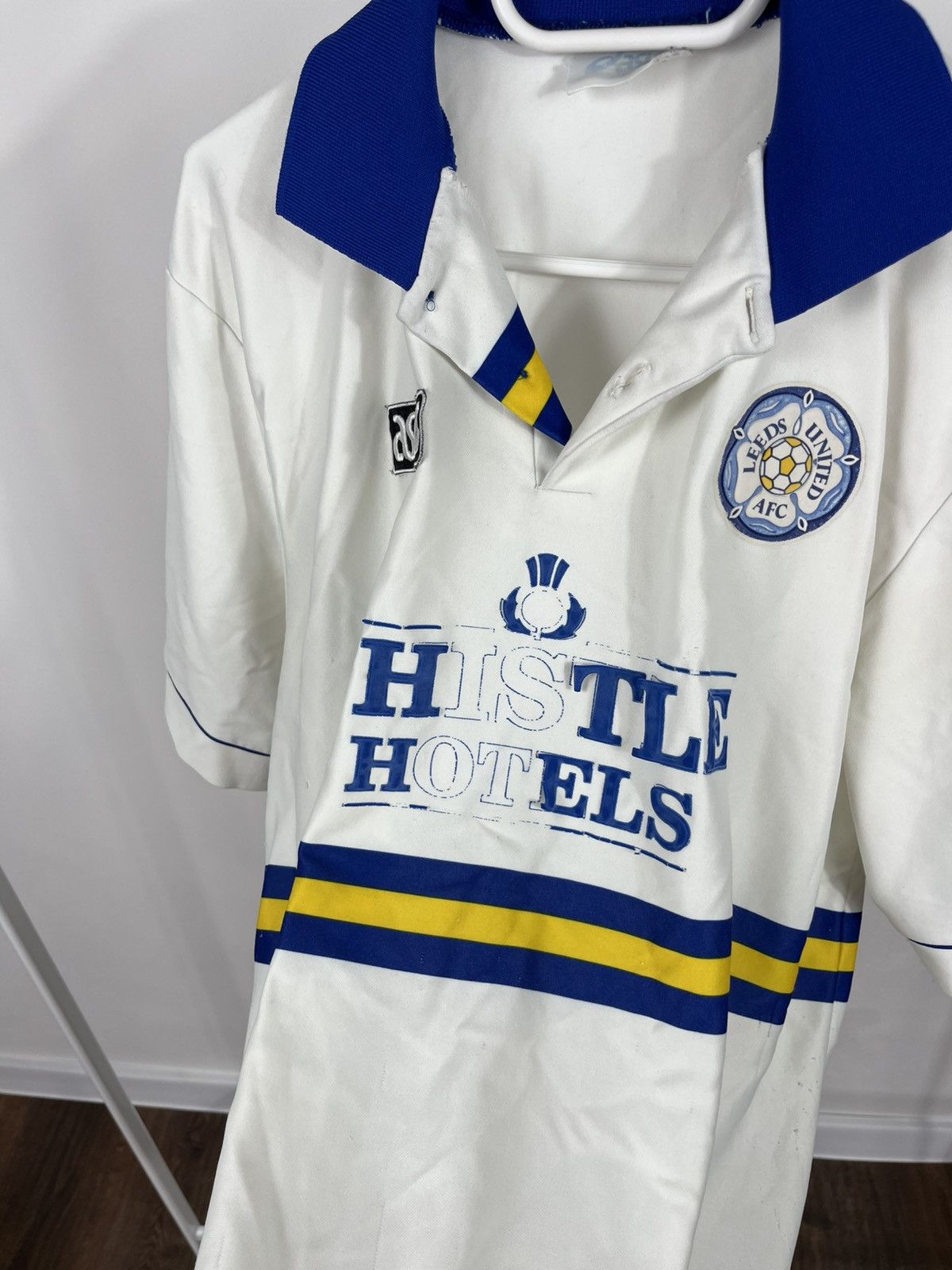 Asics Vintage Asics Leeds United AFC Football Shirt XL Made in UK Size US XL / EU 56 / 4 - 4 Thumbnail