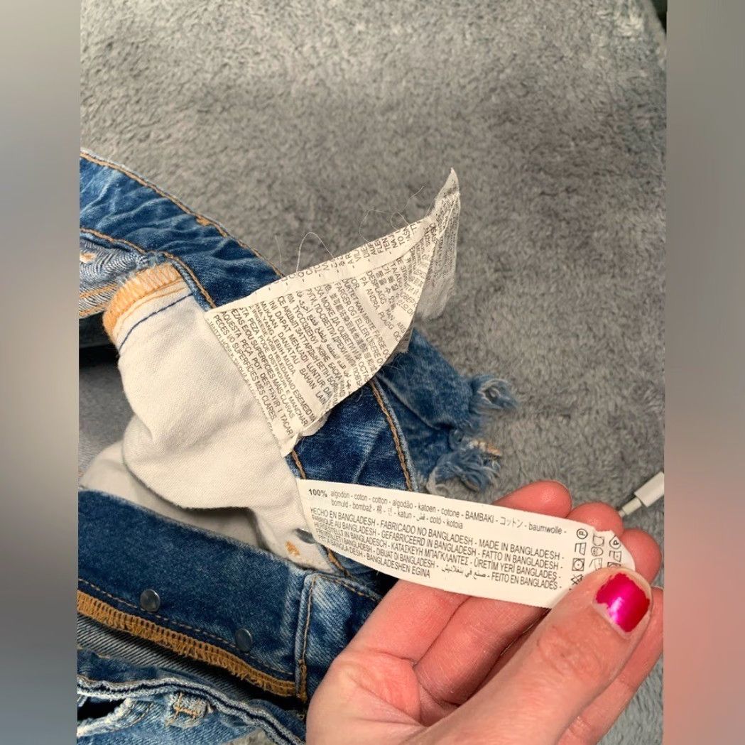 Zara Zara Denim Cut-Off Blue Women Shorts 4 Regular Blue Cut-Off Women Shorts 4 Zara Size 27" / US 4 / IT 40 - 6 Thumbnail