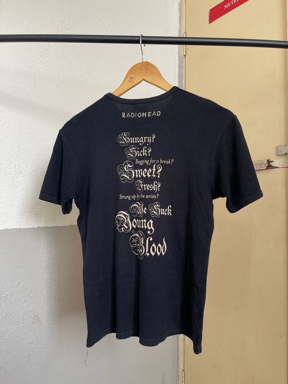 Band Tees × Vintage Vintage Radiohead “We Suck Young Blood” Shirt Size US S / EU 44-46 / 1 - 5 Thumbnail
