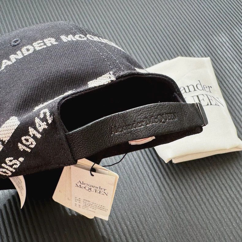 Alexander McQueen Alexander Mcqueen SizeM Sewing hats Size ONE SIZE - 6 Thumbnail