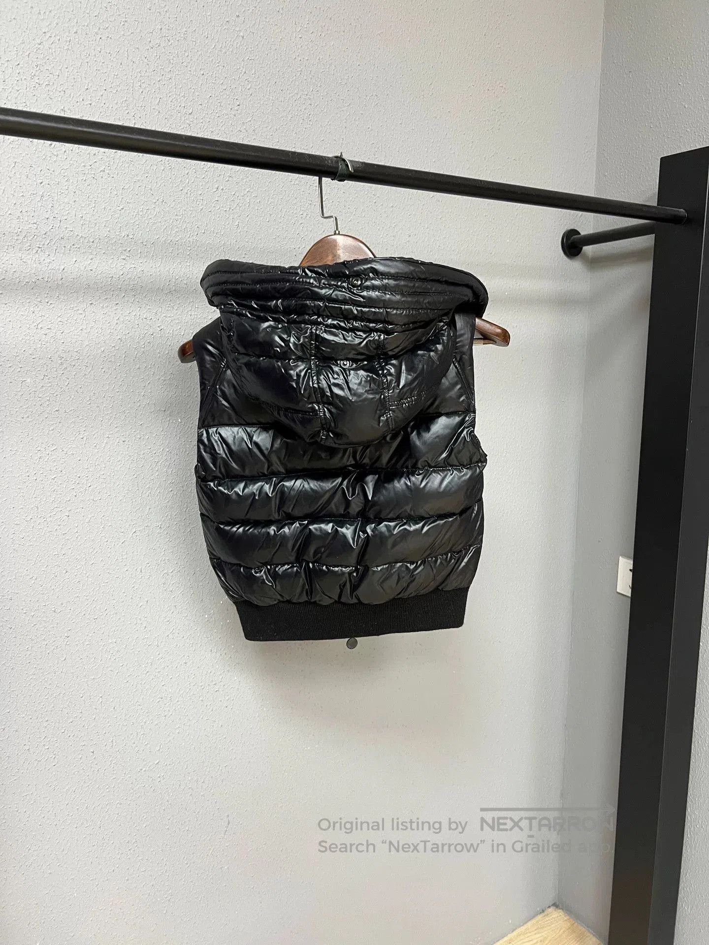 Moncler sleek black puffer vest with hood. Size US XXS / EU 40 - 2 Thumbnail