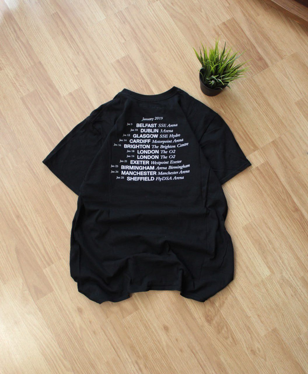 Band Tees 🔥 The 1975 A Brief Inquiry Into Online Relationships T Shirt Size US L / EU 52-54 / 3 - 4 Thumbnail