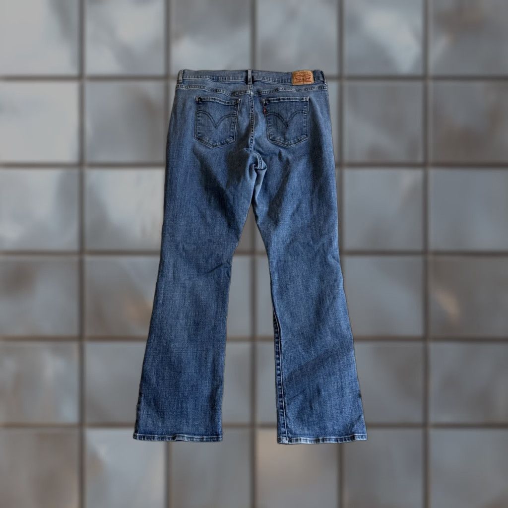 Levi's VINTAGE Levi's Jeans Bootcut Womens 16M 33x32 Blue Denim Retro 00’s Y2K Classic Regular Size 16 Womens Size 38" / US 16 / IT 52 - 1 Thumbnail