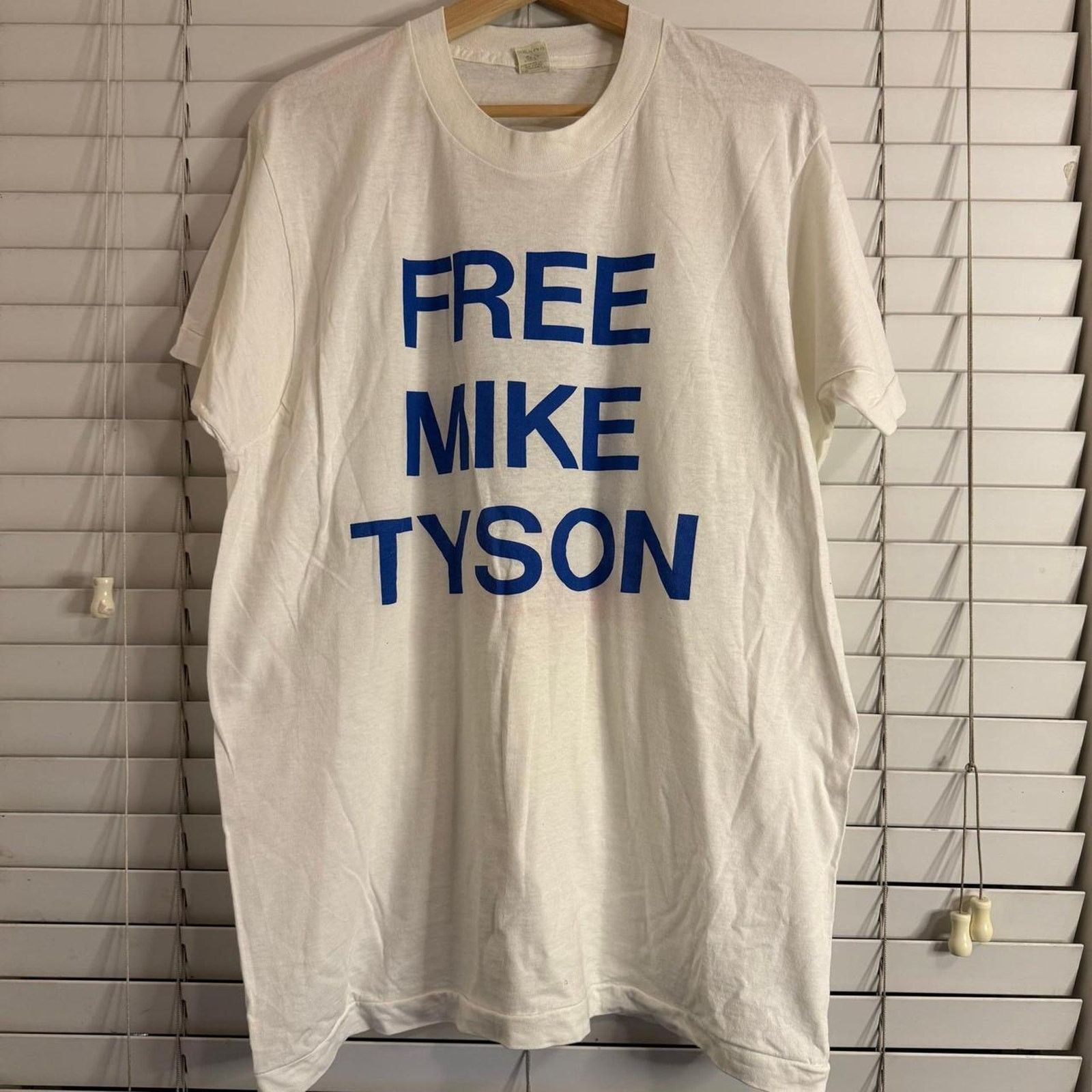 Vintage 1991 Free Mike Tyson Is Innocent Screen Stars XL