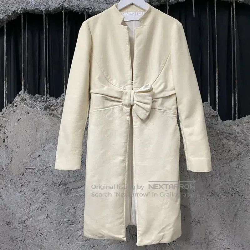 Valentino Valentino Women's Long Cream Coat . Size XXS / US 00 / IT 34 - 1 Thumbnail