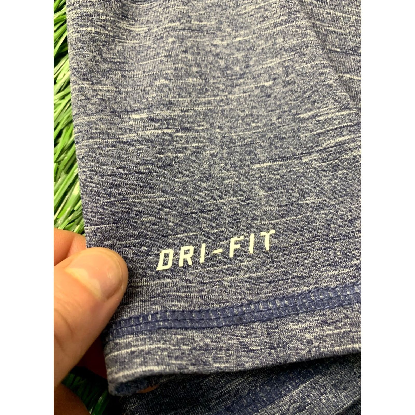 Nike NIKE Swim Dri-Fit Shirt Short Sleeve T-Shirt Jersey Mens L Blue 2019 Nike Swim Dri-Fit Shirt Pattern Solid Size US L / EU 52-54 / 3 - 4 Thumbnail